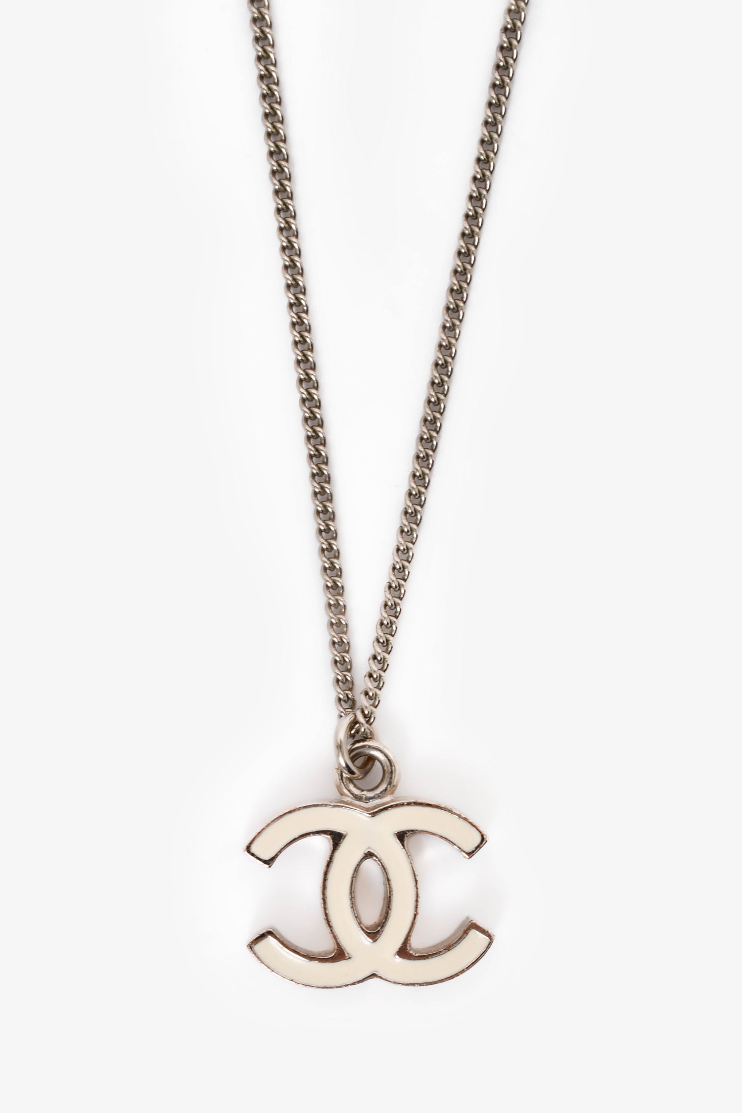 Pre-Loved Chanel™ 2007 Silver Toned Enamel CC Interlocking Pendant Necklace