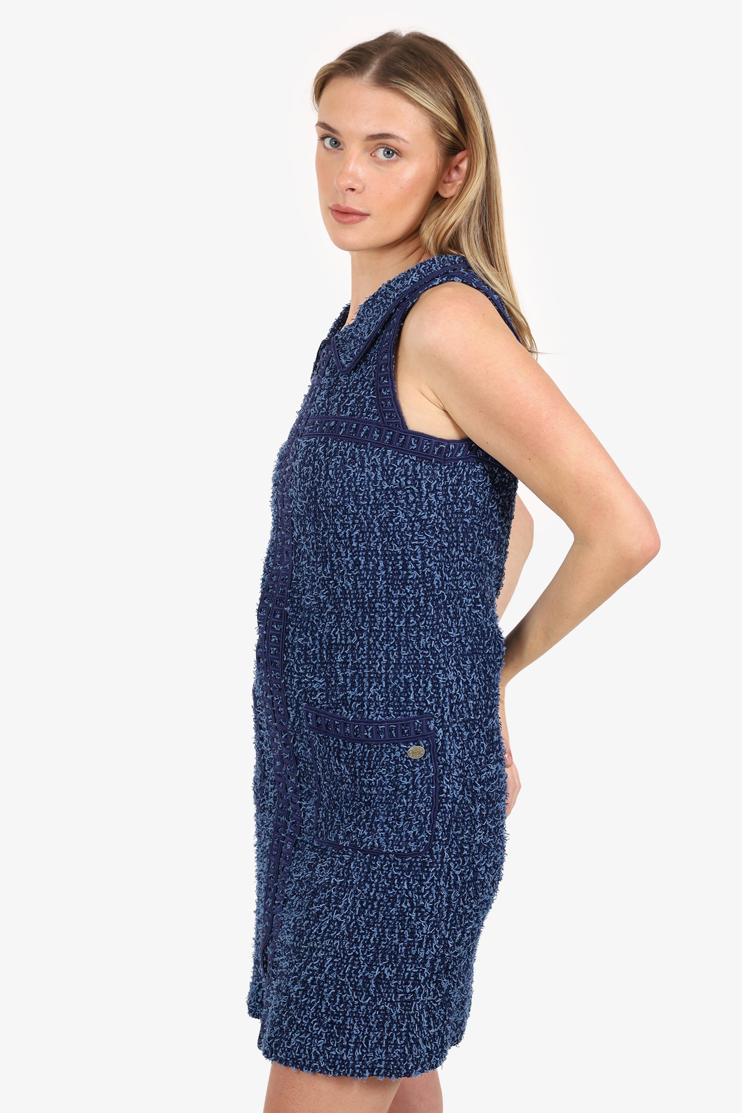 Pre-Loved Chanel™ Blue Boucle Tweed Sleeveless Shift Dress Size 34