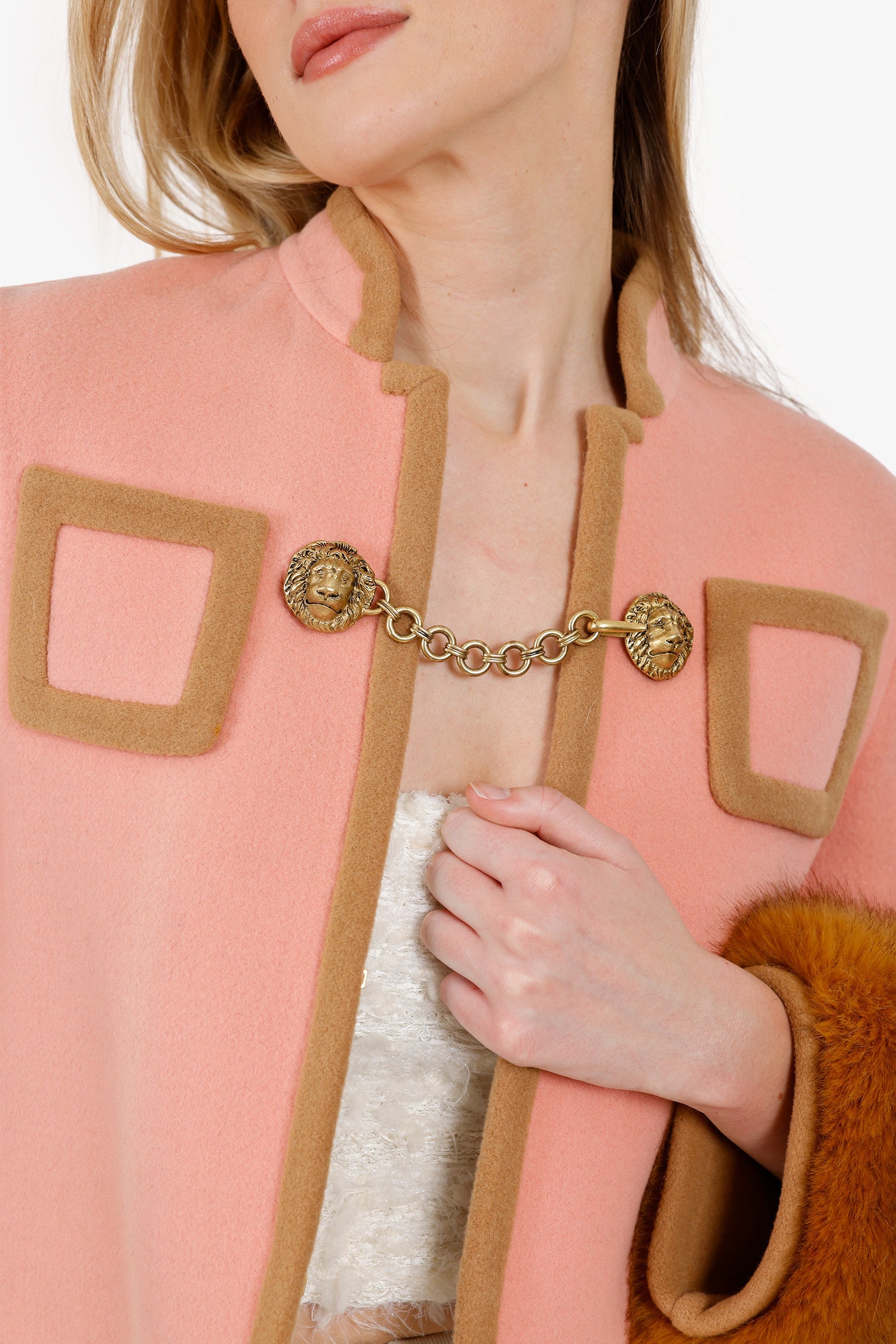Gucci Pink Wool Lion Head Buckle Detail Coat With Fur Size 42