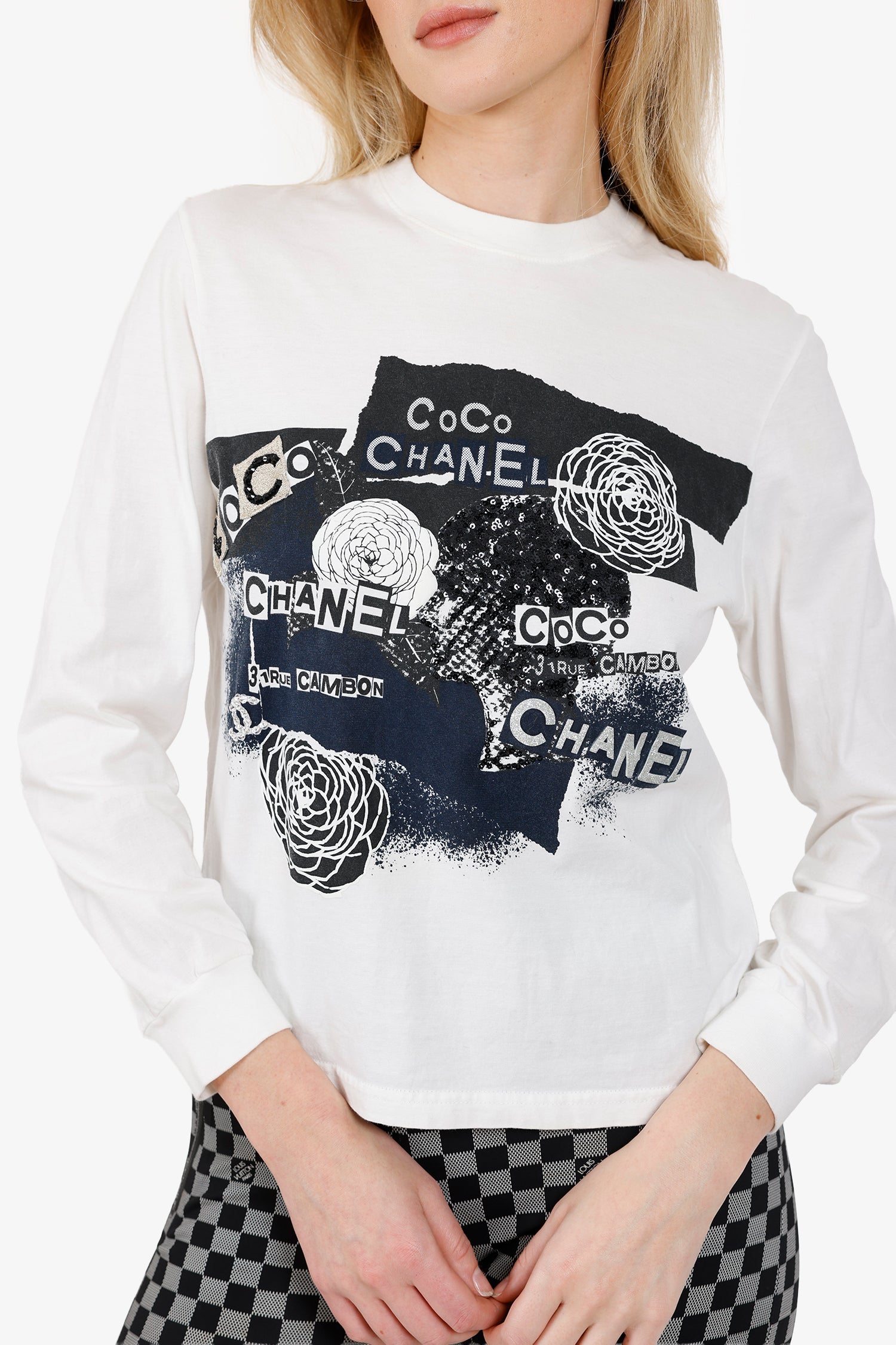 Pre-Loved Chanel™ 20P White Crystal/Sequin Embellished Long Sleeve T-Shirt Size XS