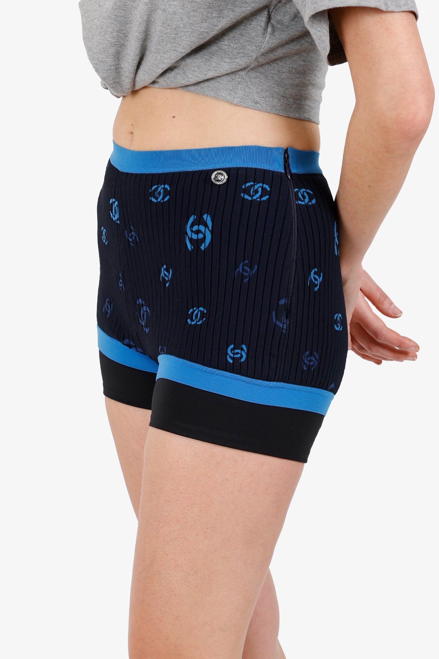 Chanel 22S Black/Blue Ribbed Knit CC Mini Shorts Size M