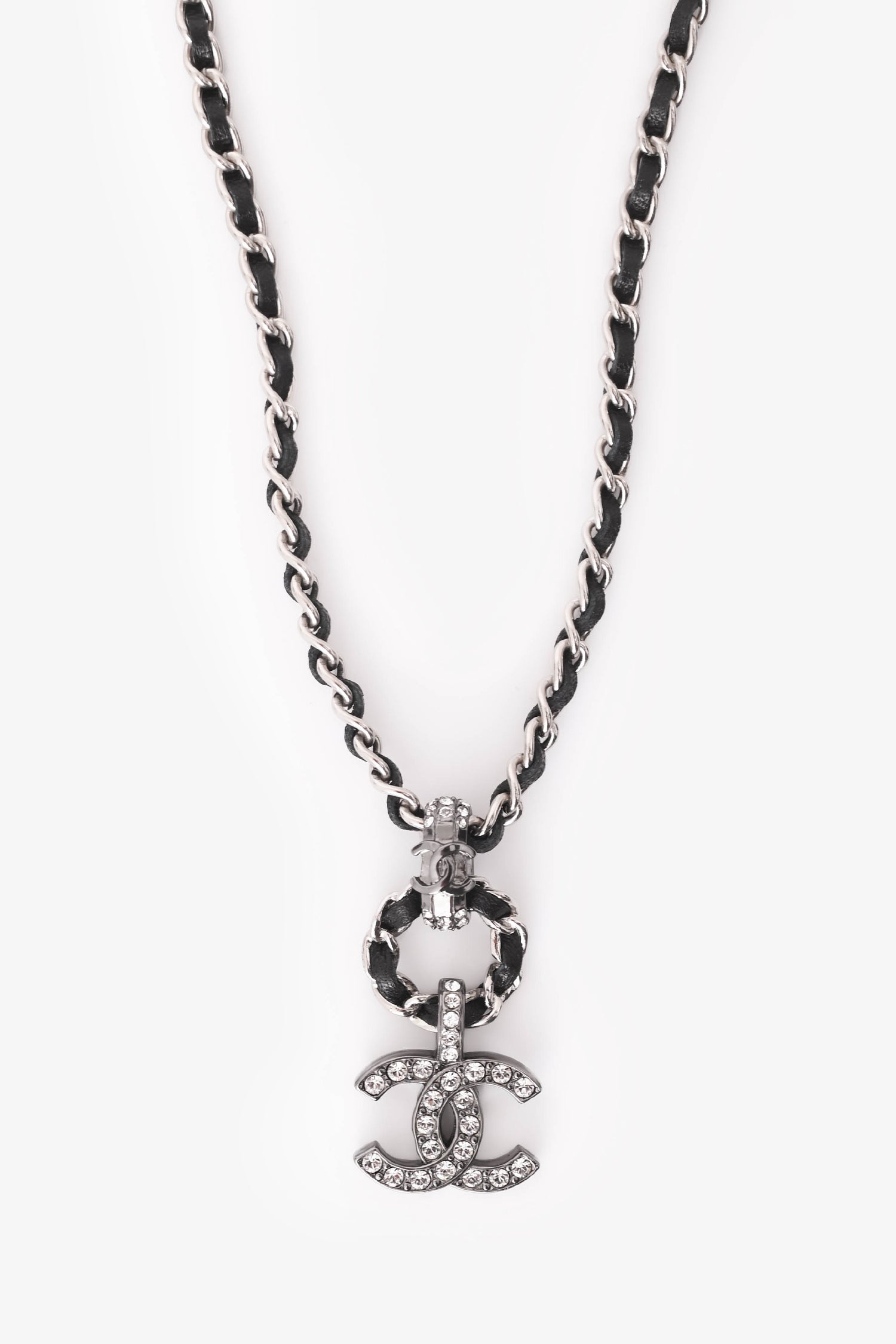 Pre-Loved Chanel™ 2021 Silver Tone Metal/ Leather Intertwined CC Crystal Embellished Necklace
