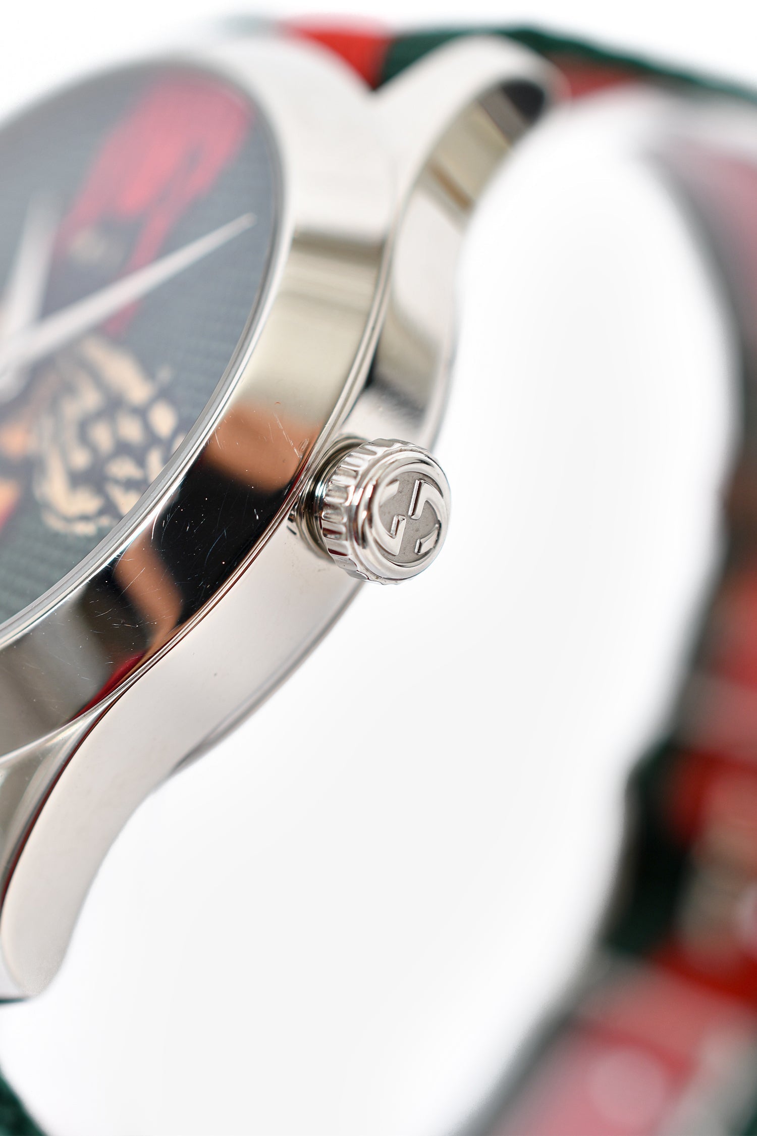Gucci Red and Green Le Marché Des Merveilles Bee Motif Watch