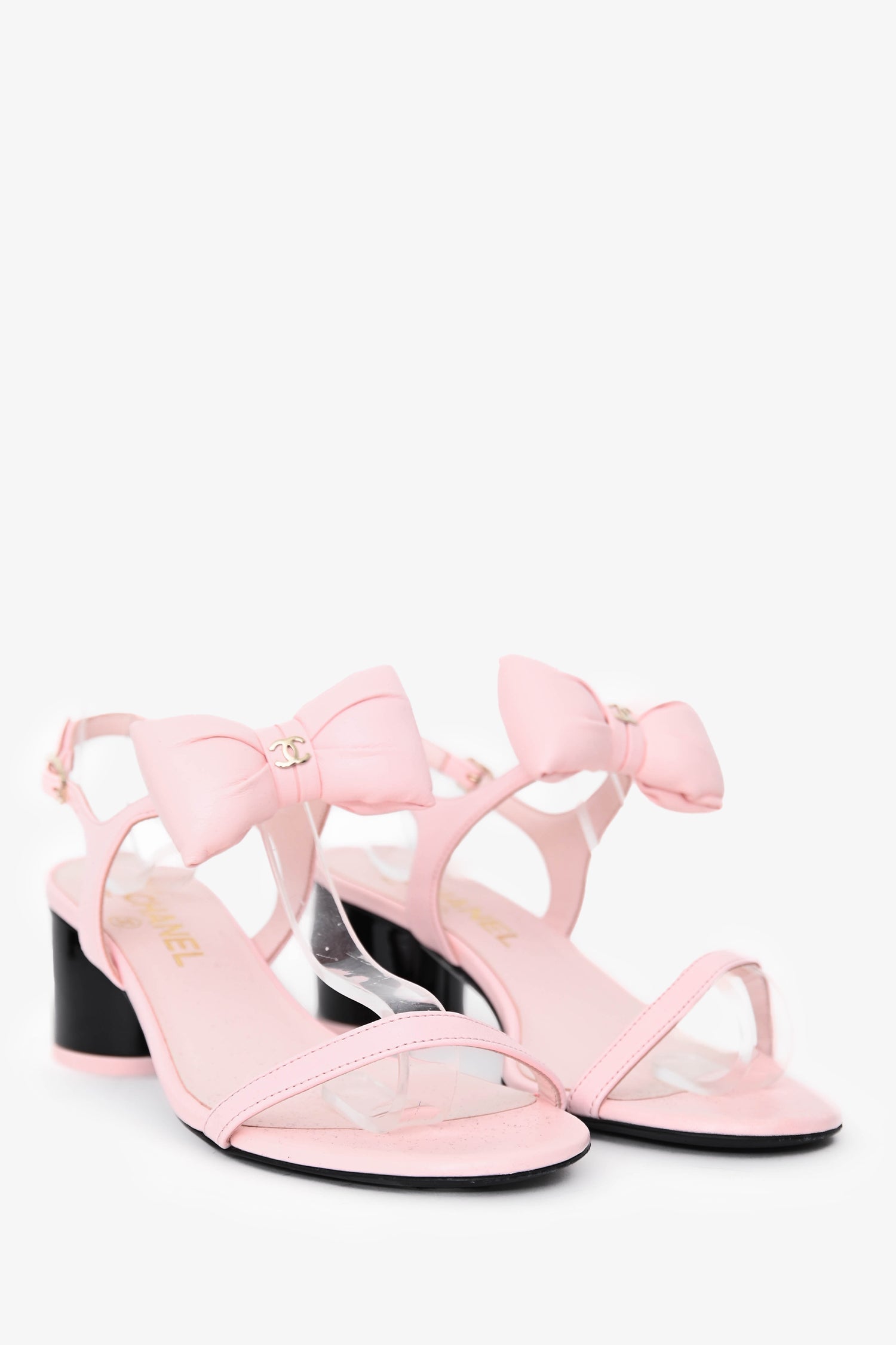 Pre-Loved Chanel™ 2025 Pink Lambskin Bow Sandals Size 37