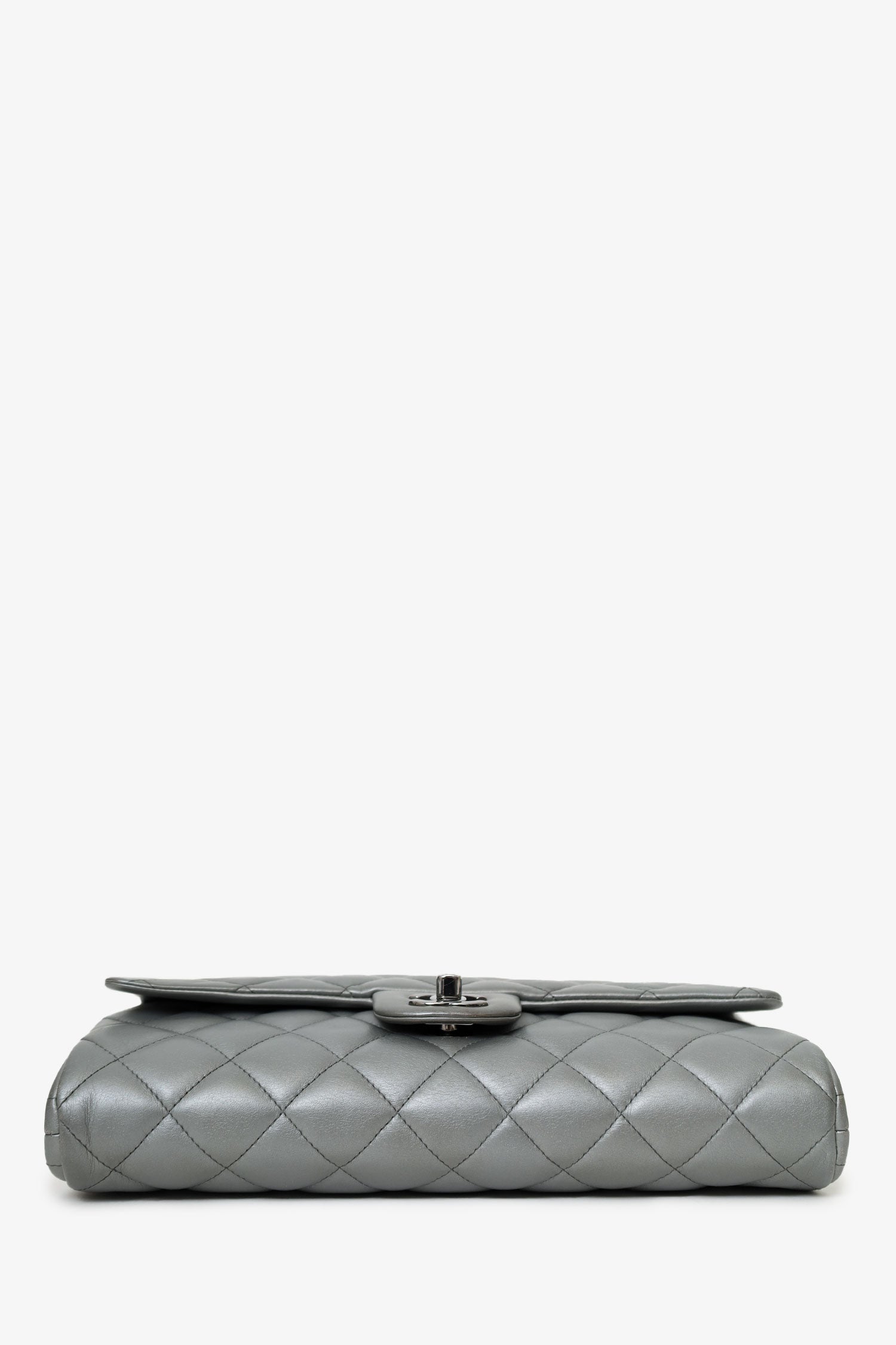 Pre-Loved Chanel™ Grey Metallic Quilted Leather New Clutch With Chain