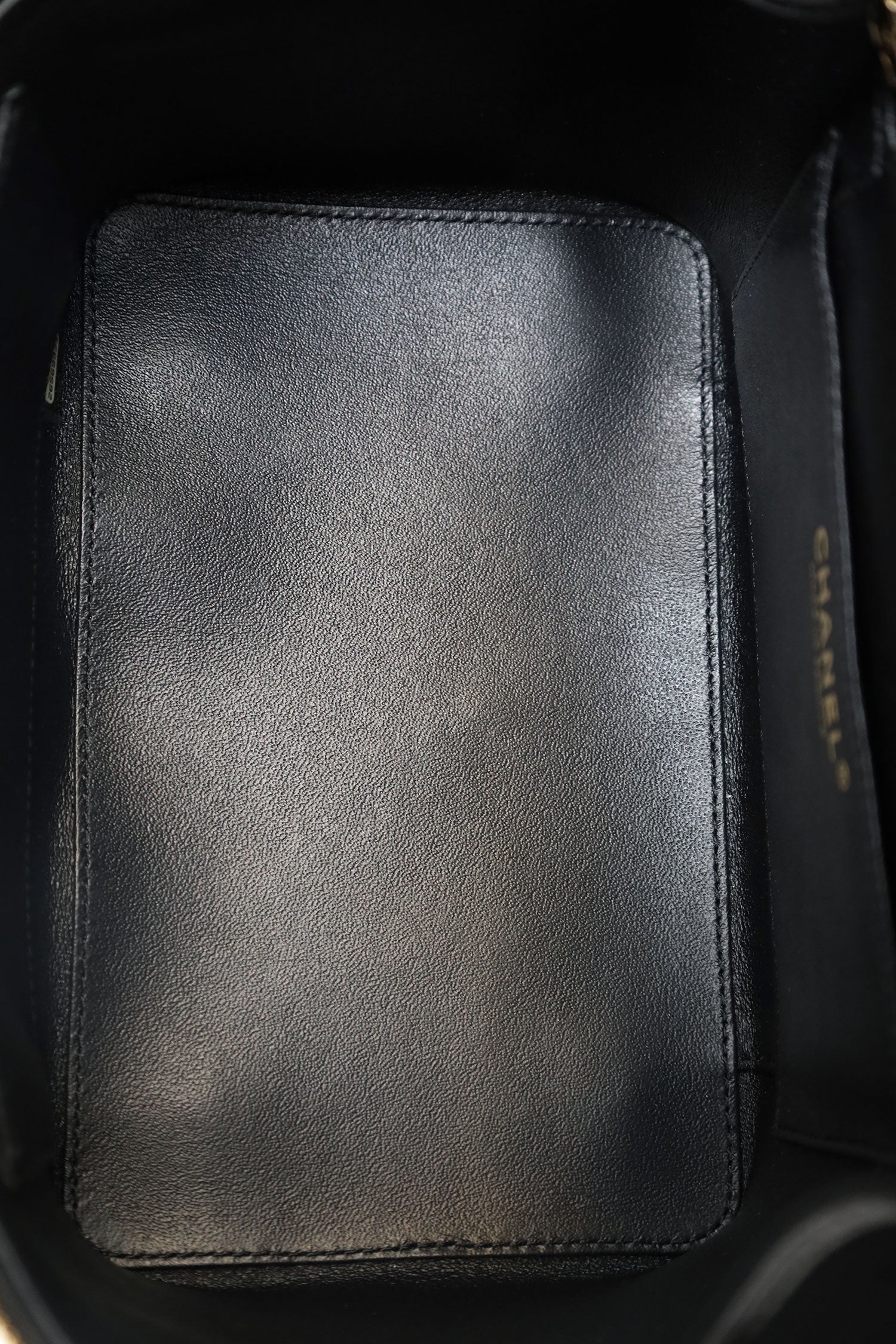 Pre-Loved Chanel™ Black Quilted Lambskin Knock On Wood Vanity Case