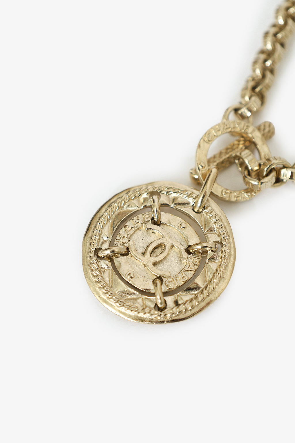 Pre-Loved Chanel™ 16B Coco Mark Round Toggle Necklace