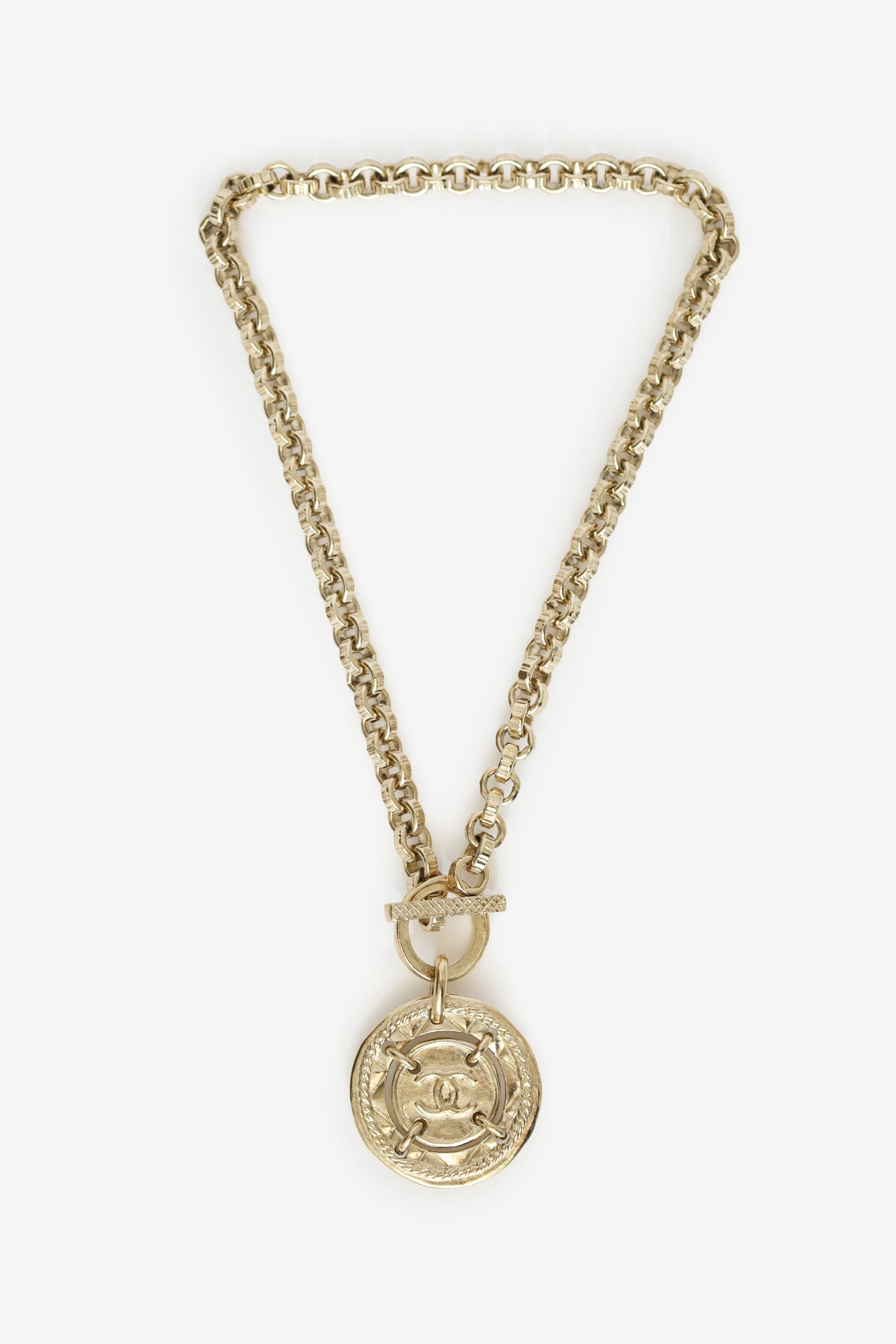 Pre-Loved Chanel™ 16B Coco Mark Round Toggle Necklace