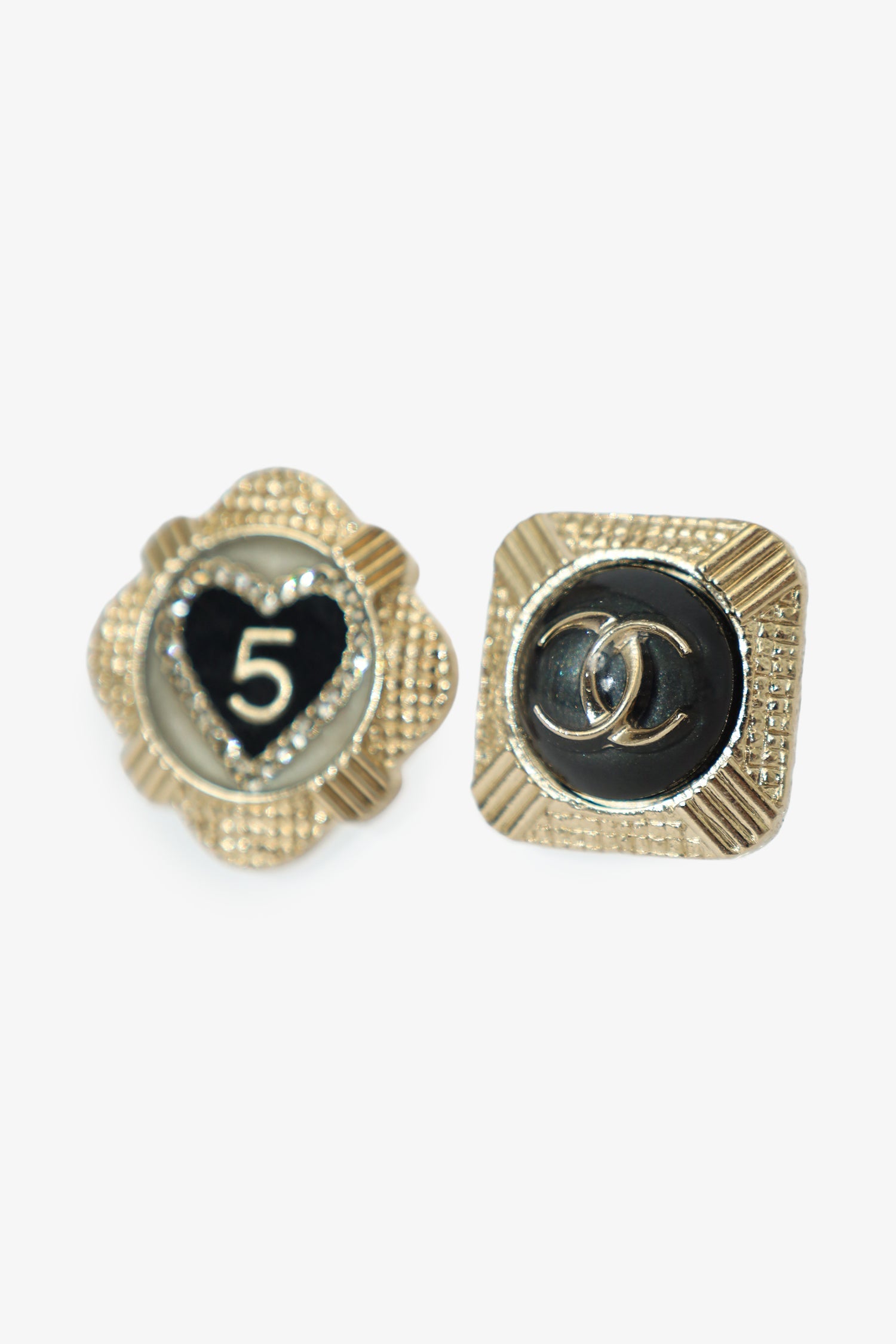 Pre-Loved Chanel™ 2021 Resin & Strass CC Pin Brooch Set