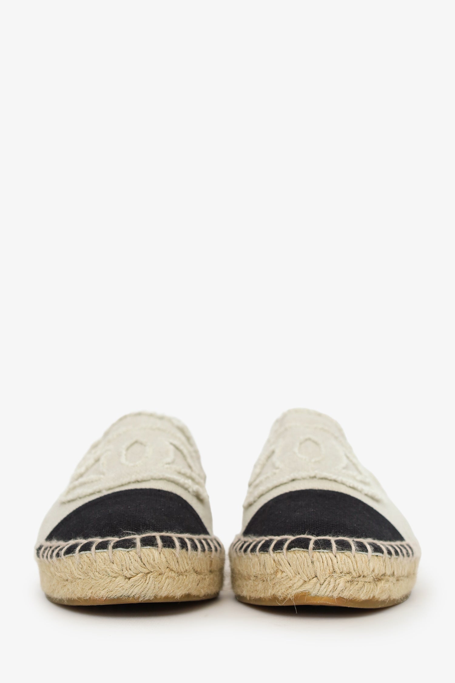 Pre-Loved Chanel™ White/Black Canvas CC Espadrille Flats Size 40