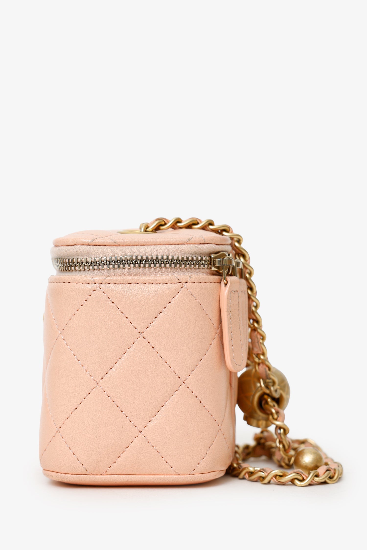 Pre-Loved Chanel™ 2021 Pink Quilted Lambskin Pearl Crush Mini Vanity Case