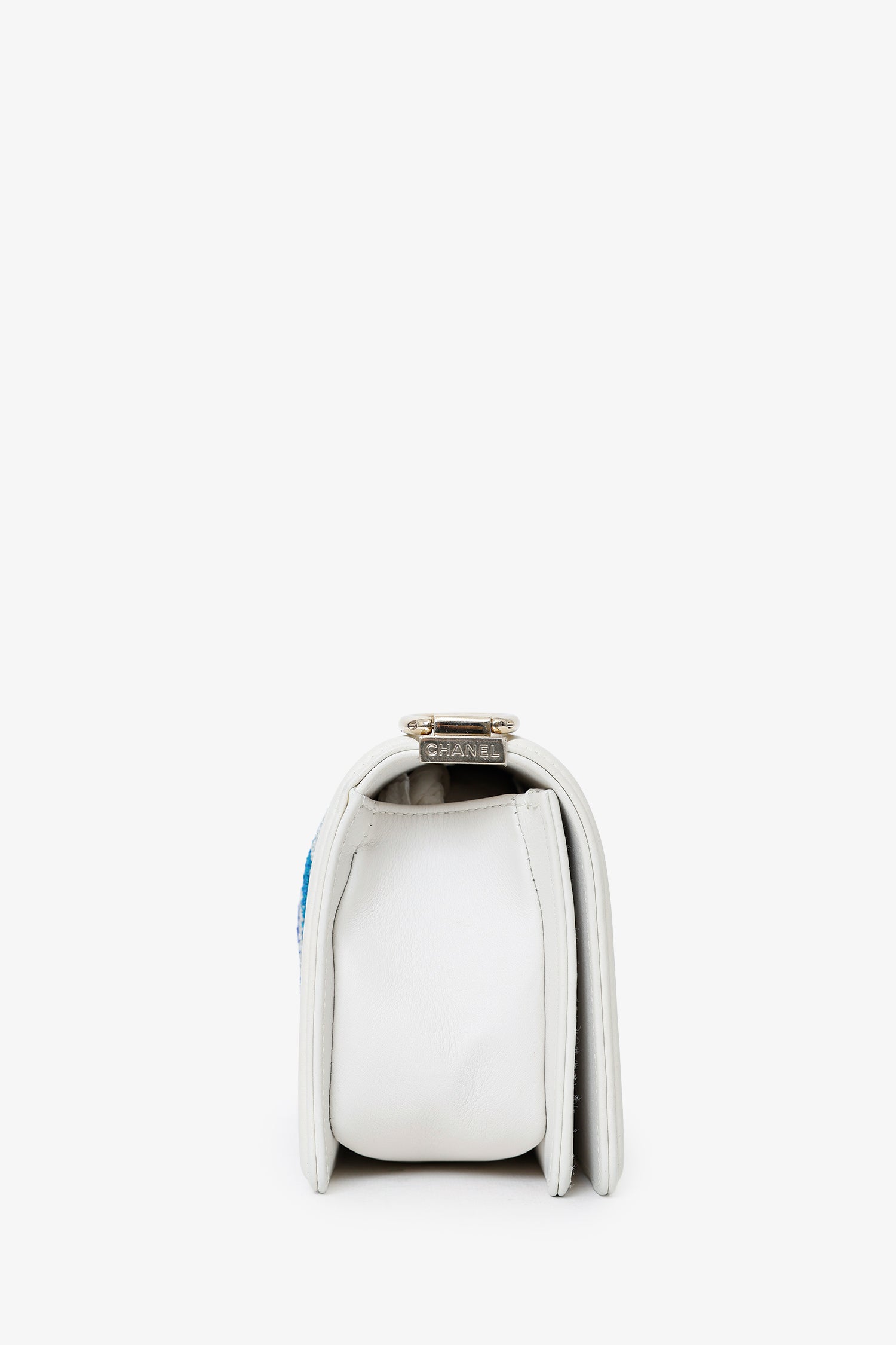 Pre-Loved Chanel™ 2019 White/Blue Chevron Small Boy Shoulder Bag