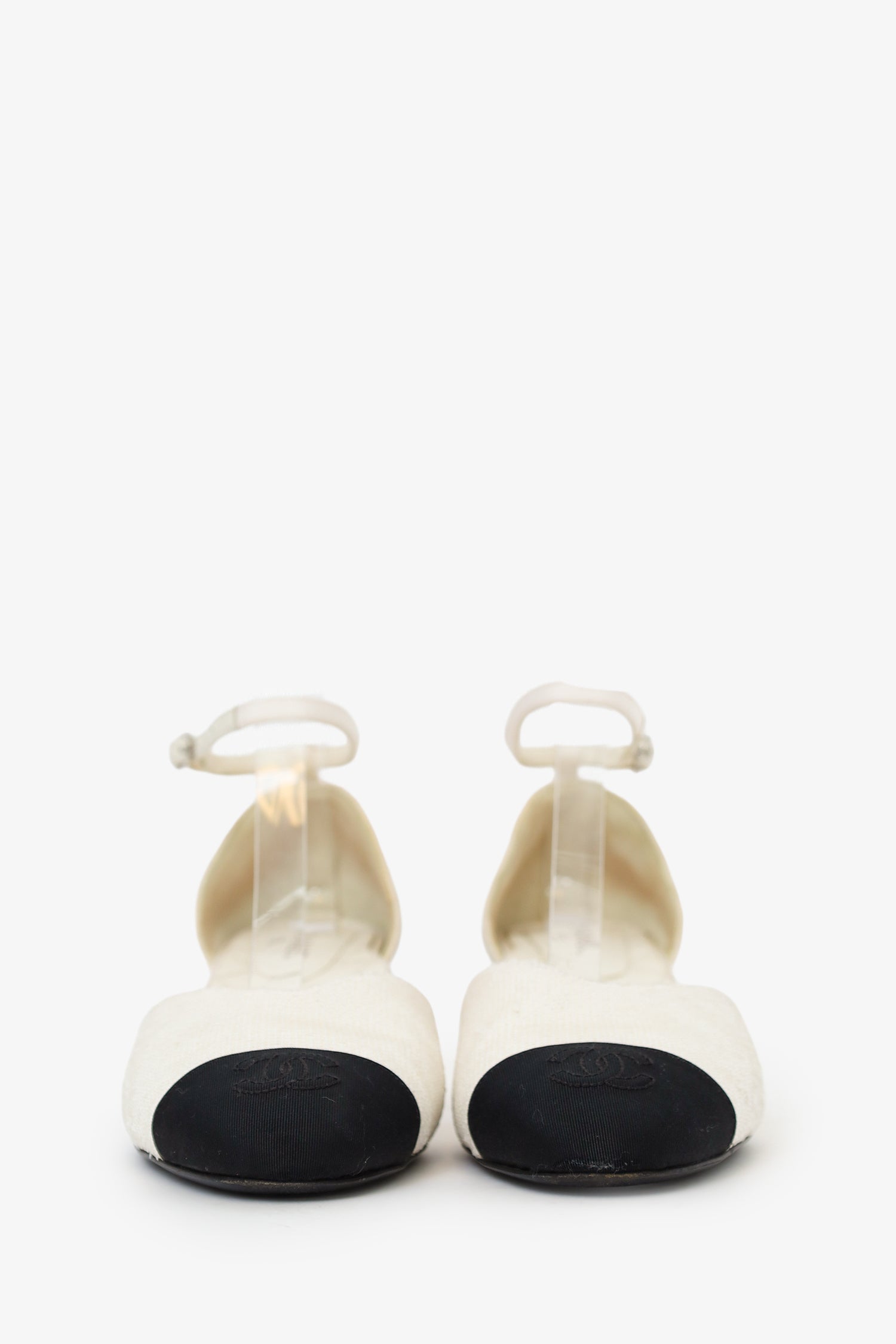 Pre-Loved Chanel™ White/Black Sequined CC Slingback Sandals Size 38.5