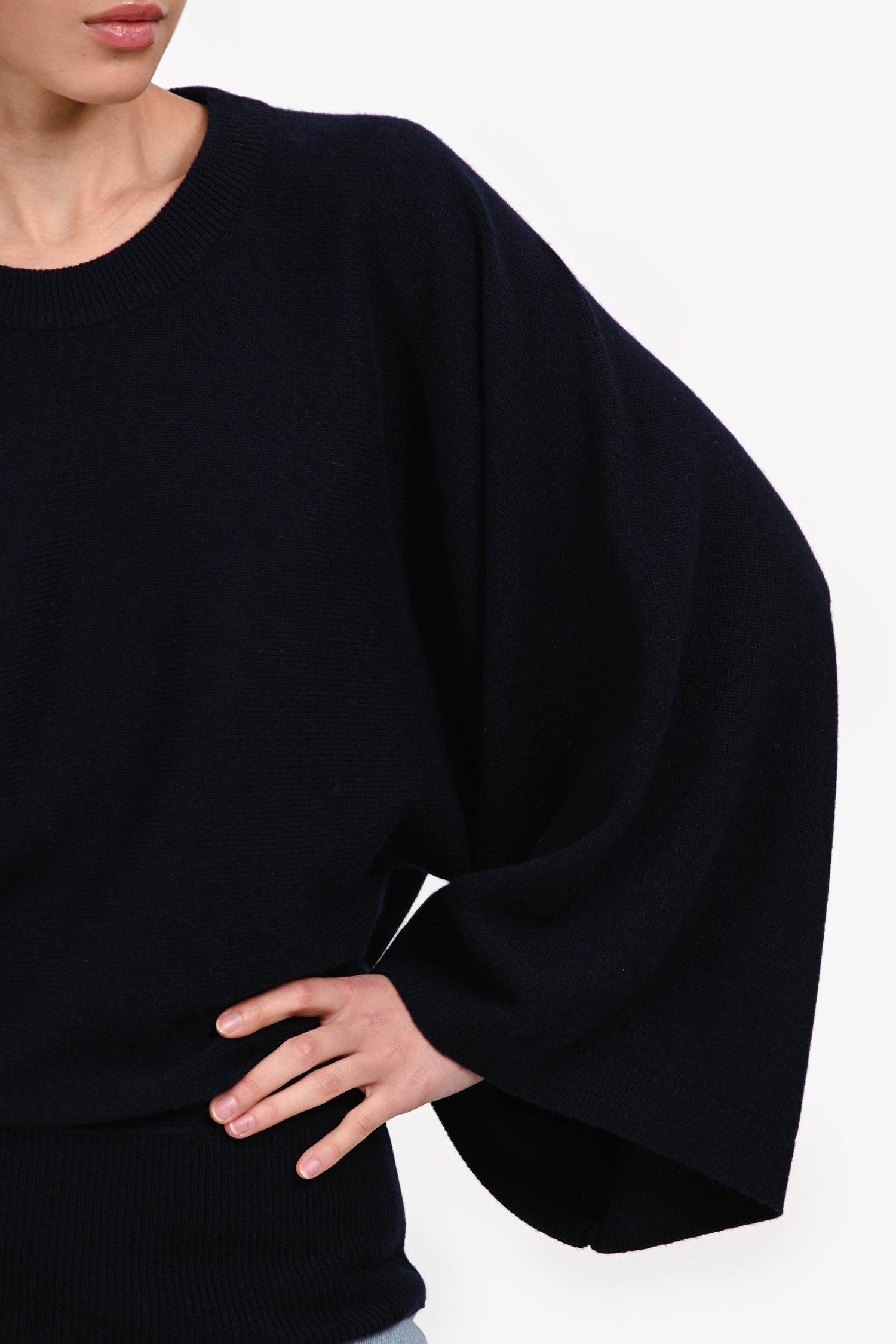 Hermès Navy Cashmere Long Sleeve Wide Sleeve Sweater Size 38