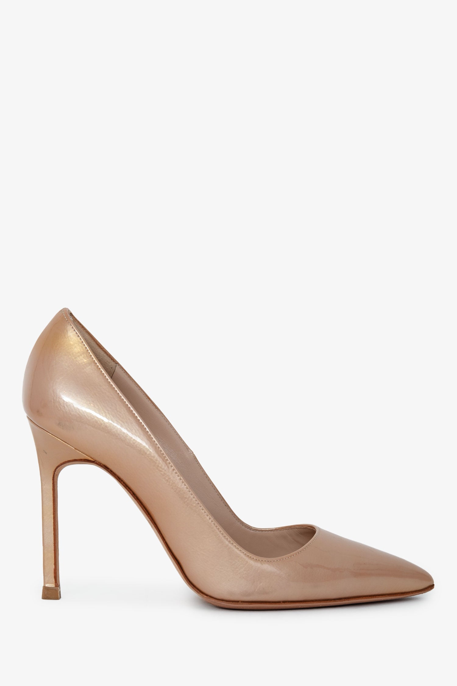 Manolo Blahnik Beige Patent Leather Pointed Toe Heels Size 35.5