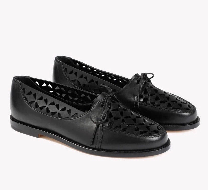 MANOLO BLAHNIK DELIRIUM LASER CUT LEATHER LOAFERS