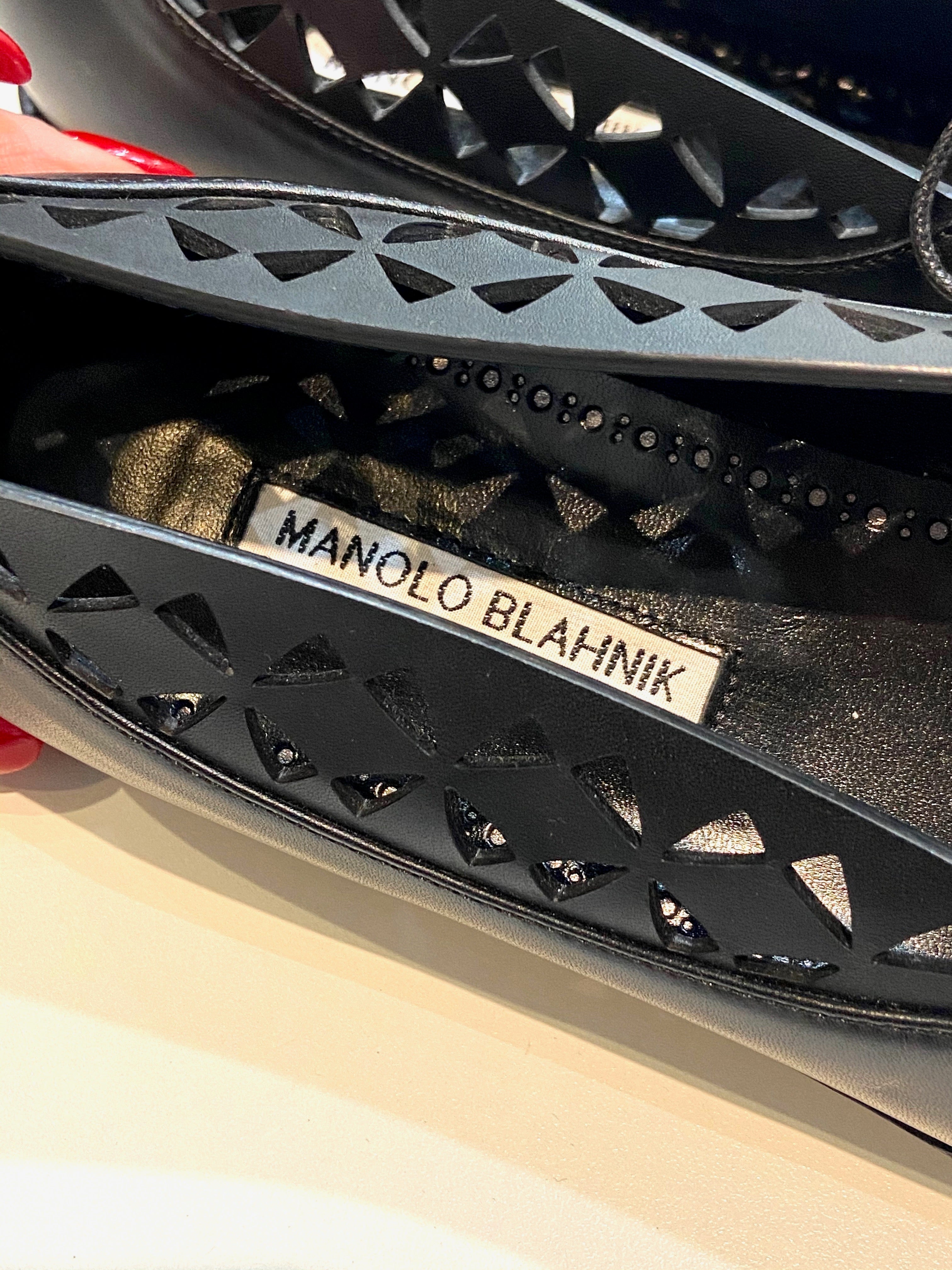 MANOLO BLAHNIK DELIRIUM LASER CUT LEATHER LOAFERS