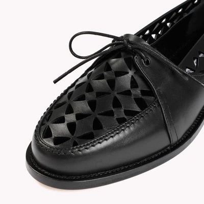 MANOLO BLAHNIK DELIRIUM LASER CUT LEATHER LOAFERS