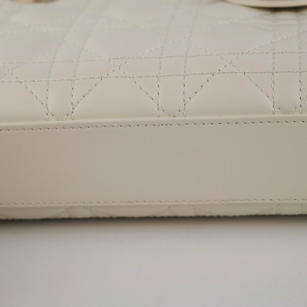 ITEM 6 - Dior D-Joy Medium White