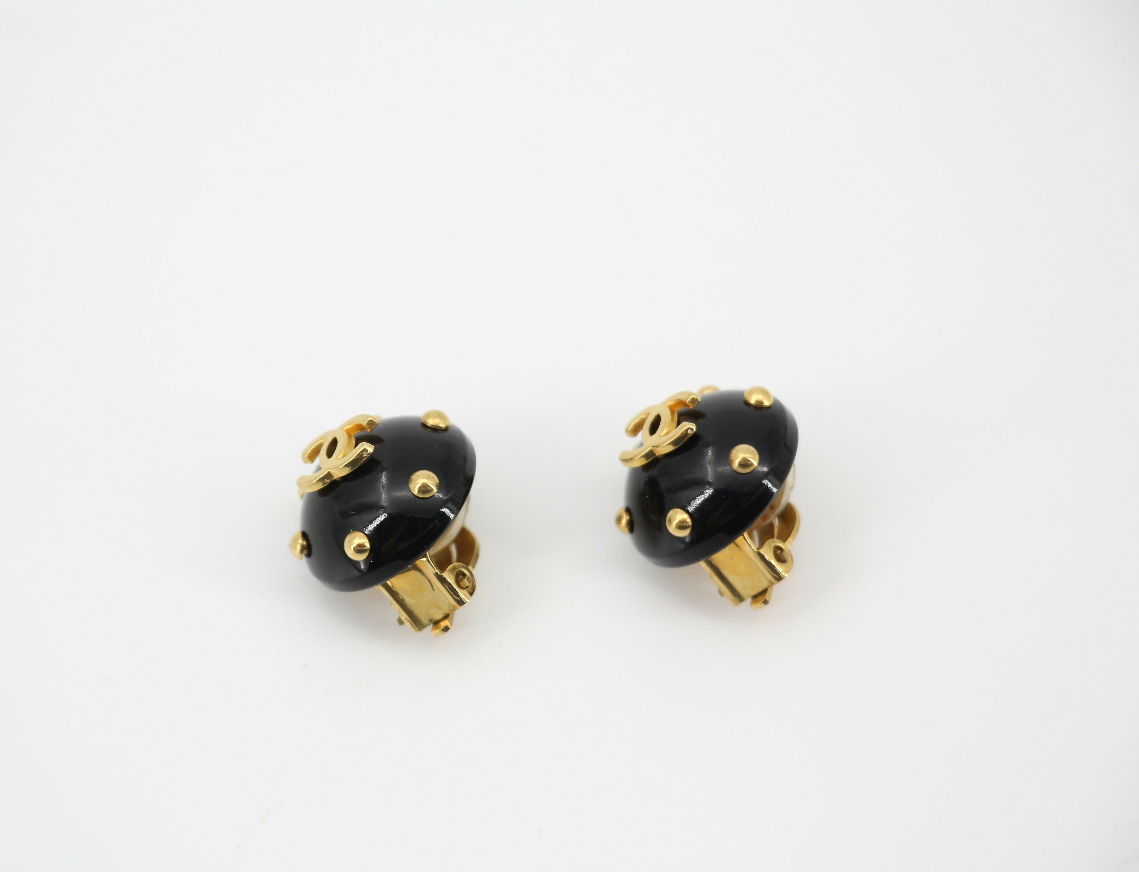 Chanel Vintage 96C Resin Dot Black Bean Clip-on Earrings