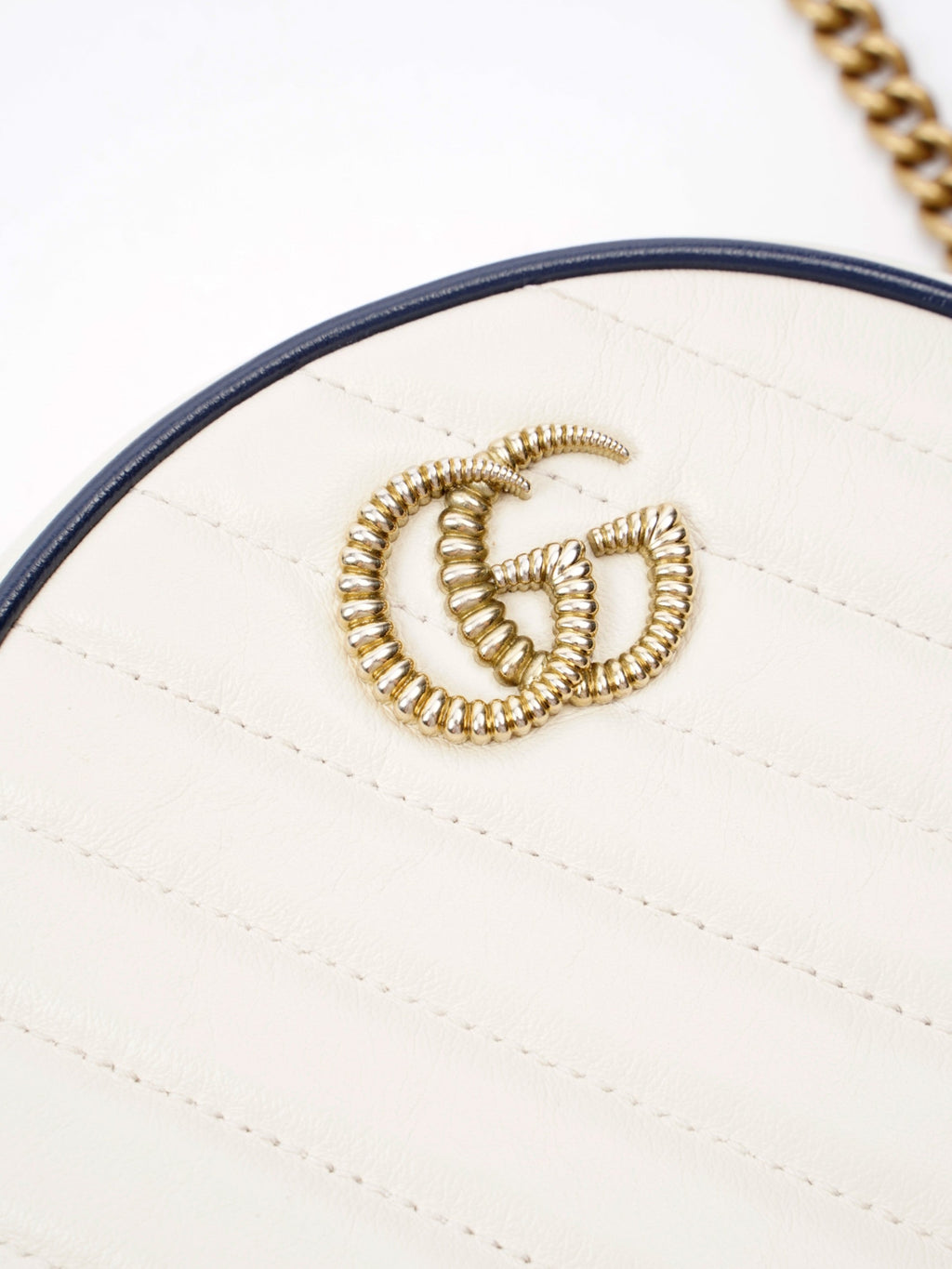Gucci GG Marmont Round White / Navy Blue Matelasse Leather