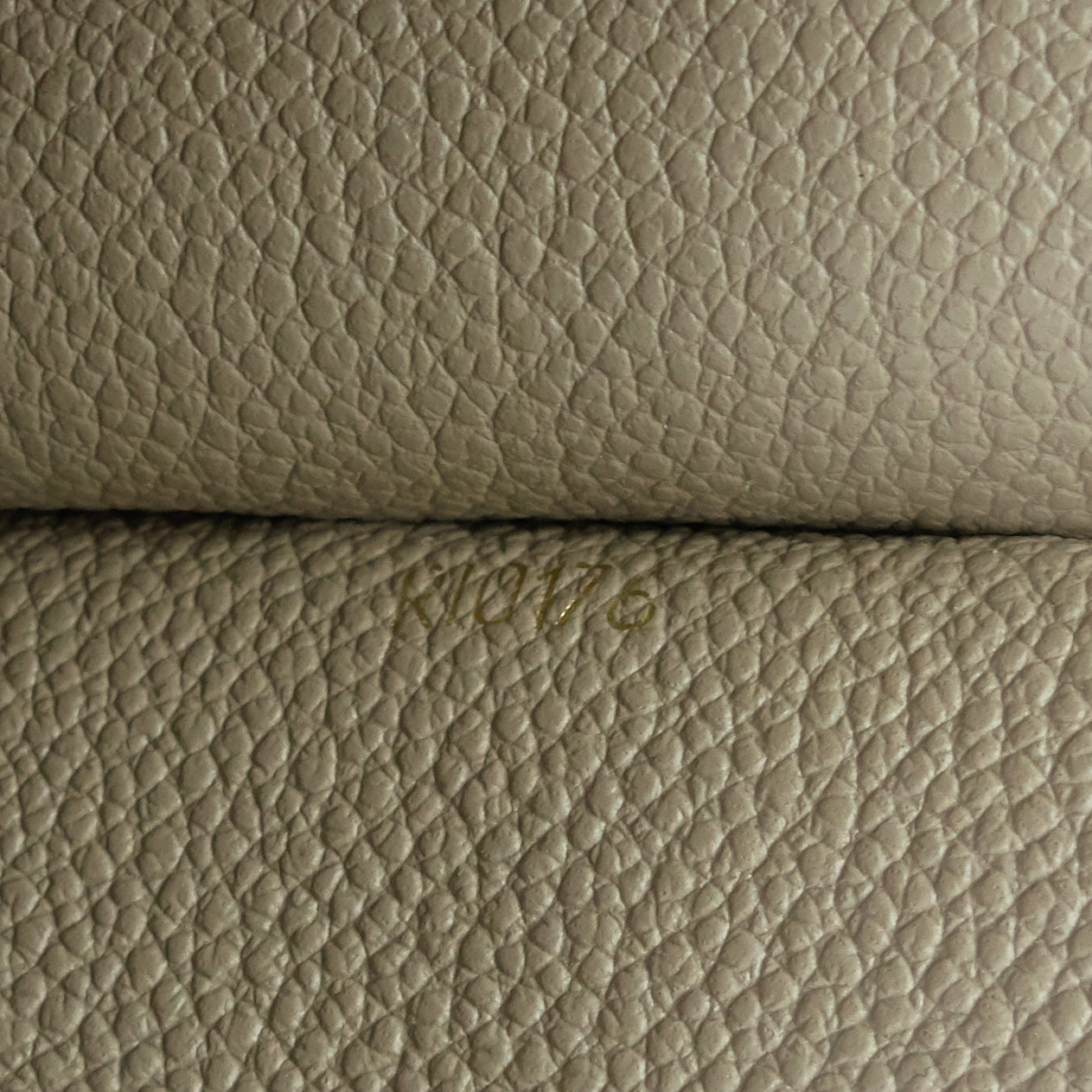 Louis Vuitto Enveloppe MM Rivets Grained Leather Clutch Bag