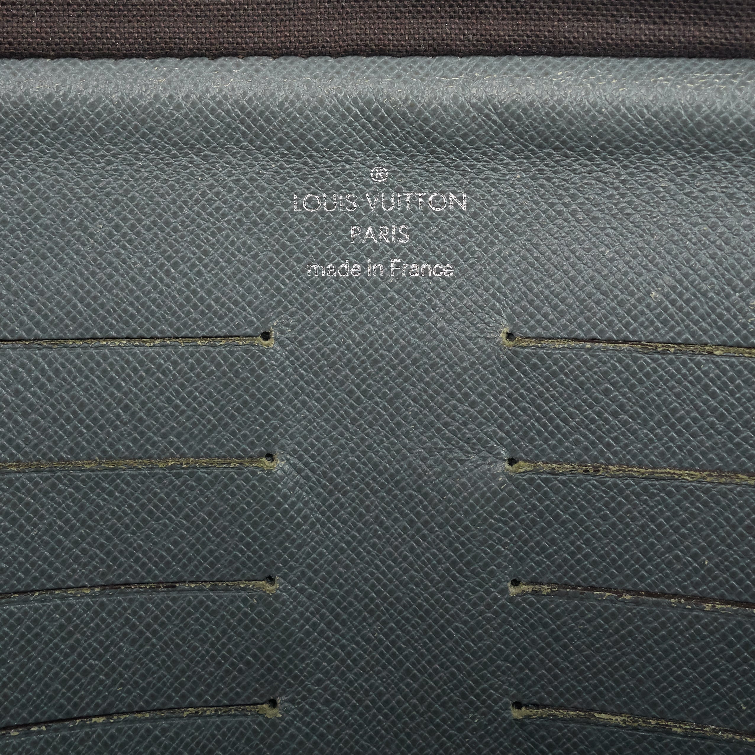 Louis Vuitto Pavel Taiga Leather Clutch Bag