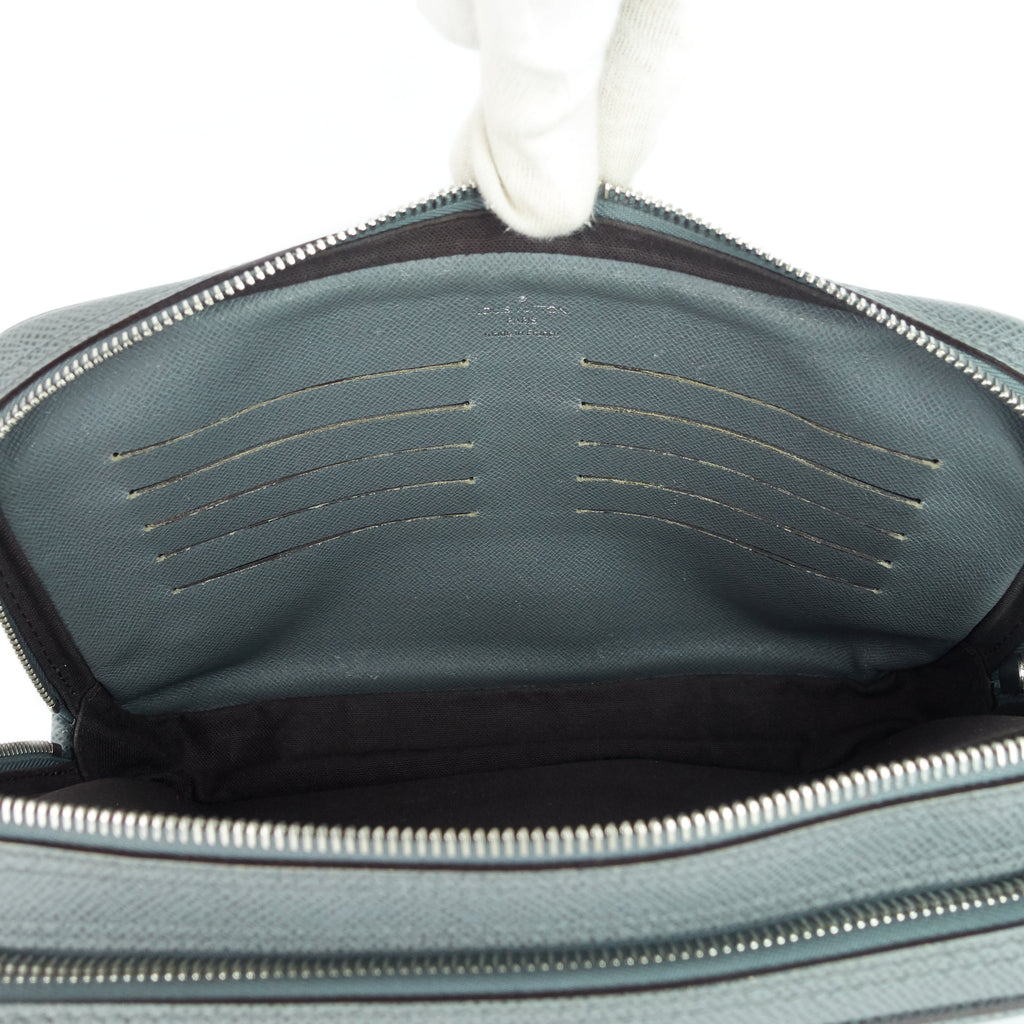 Louis Vuitto Pavel Taiga Leather Clutch Bag
