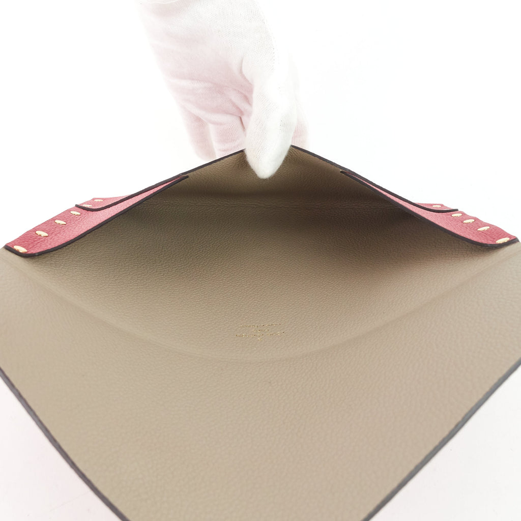 Louis Vuitto Enveloppe MM Rivets Grained Leather Clutch Bag