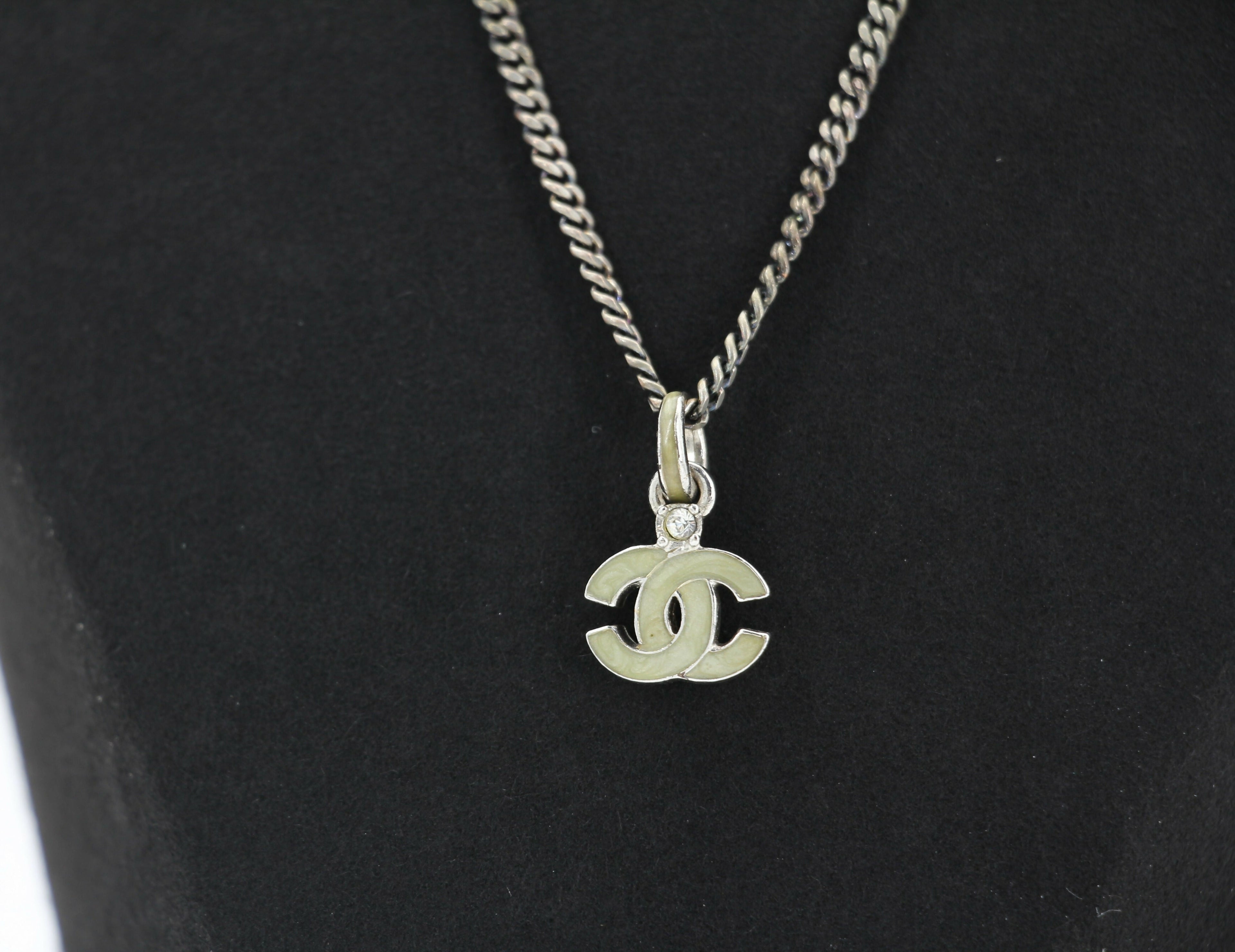 Chanel Vintage 04P Enamel Dark Green Silver Necklace