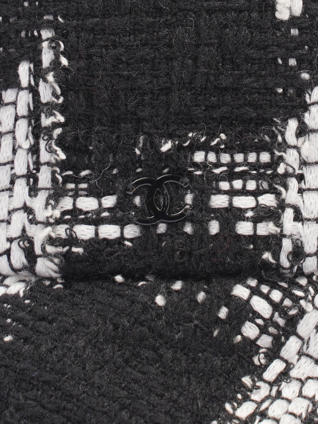 Chanel Bucket Hat Black / White Cotton Medium