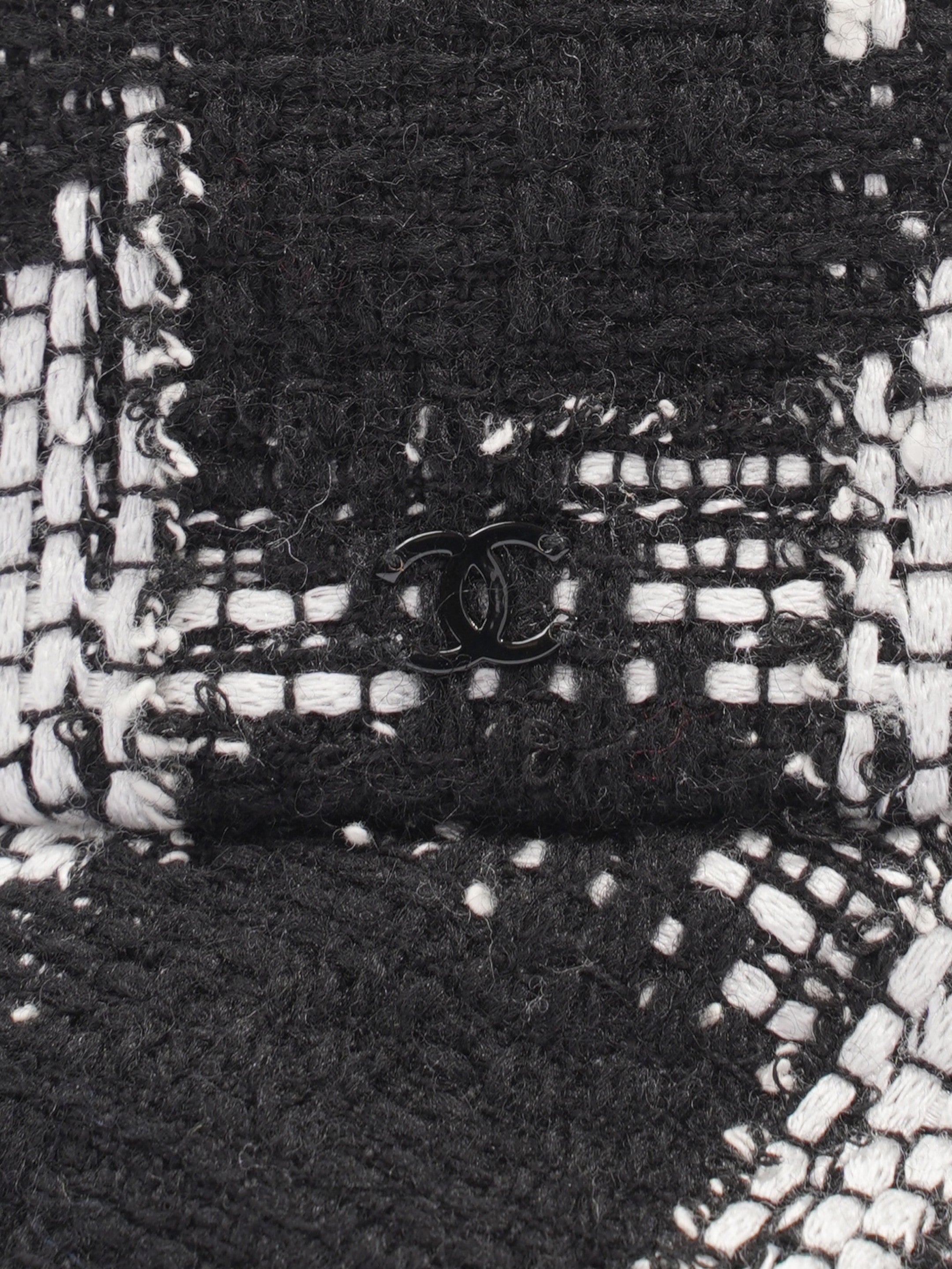 Chanel Bucket Hat Black / White Cotton Medium