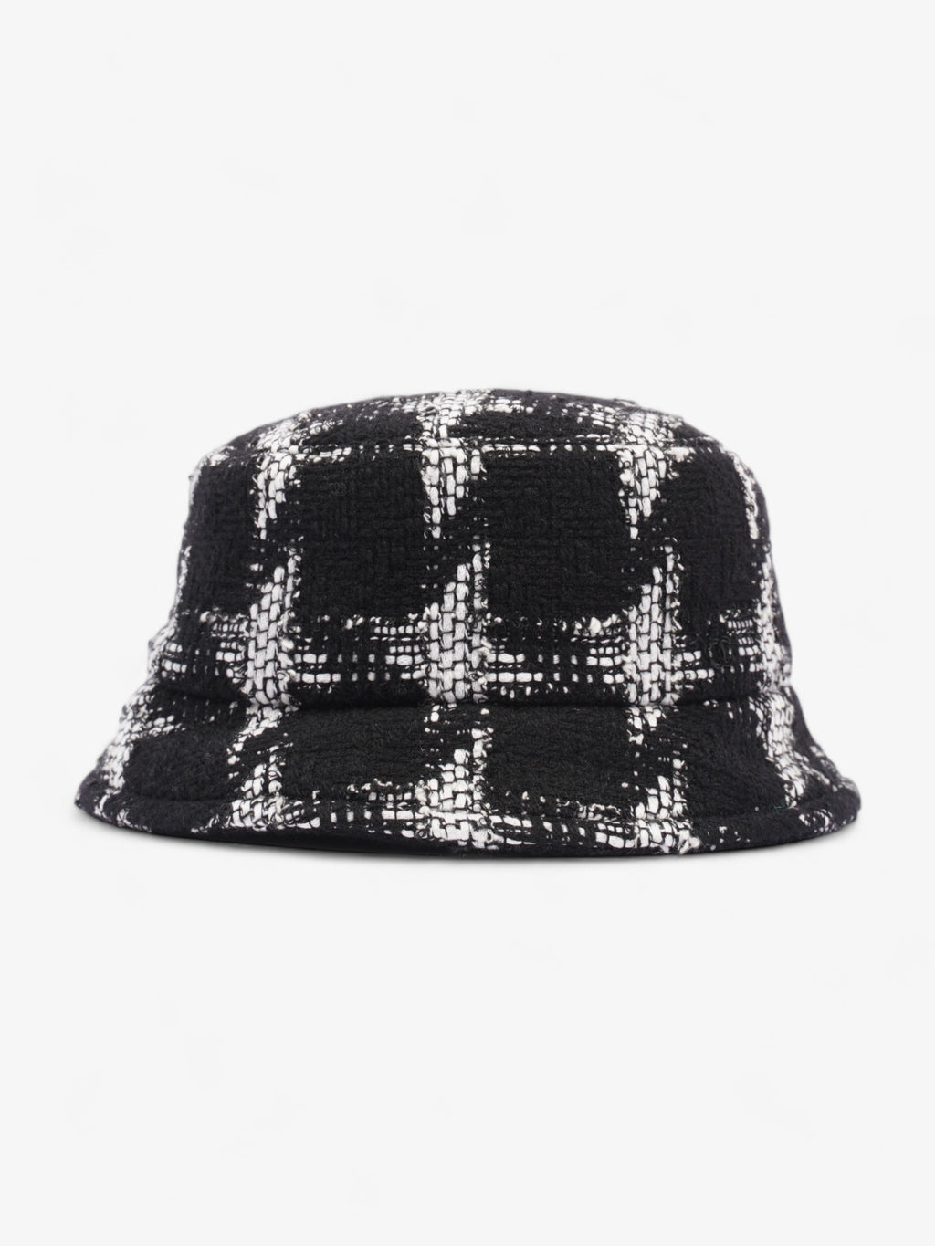 Chanel Bucket Hat Black / White Cotton Medium