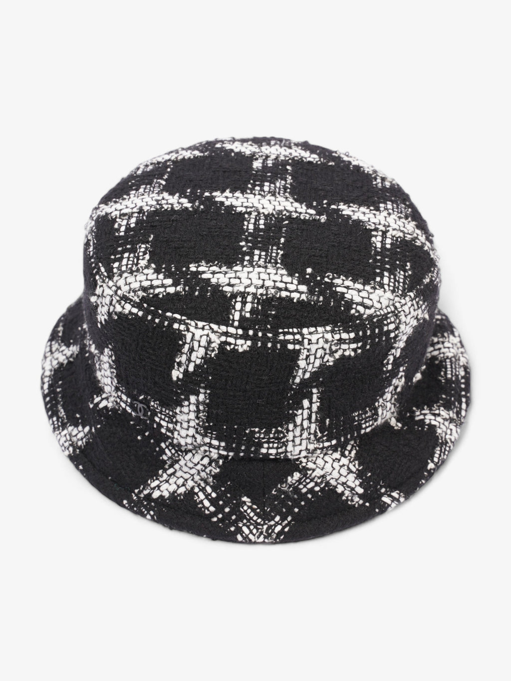 Chanel Bucket Hat Black / White Cotton Medium