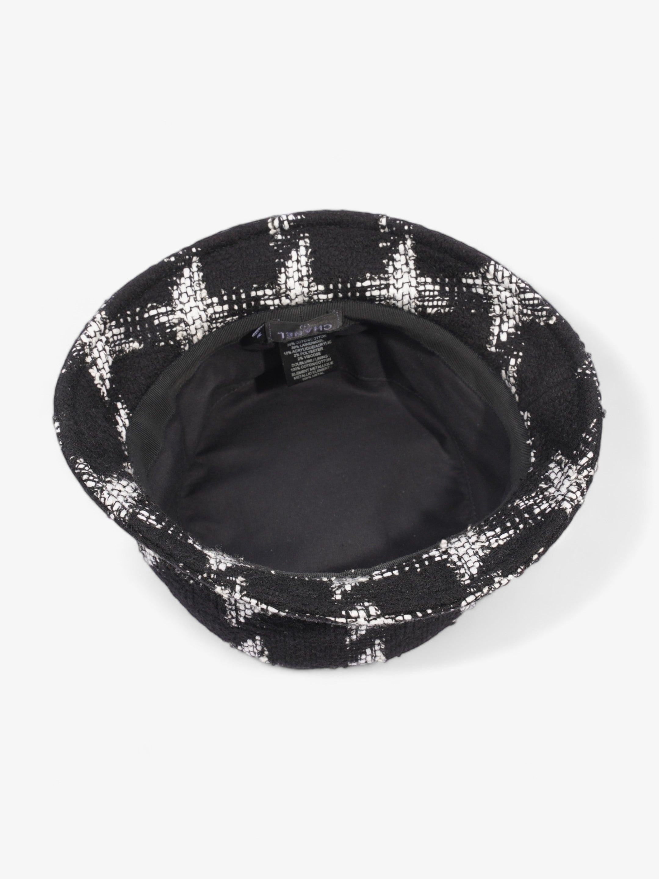 Chanel Bucket Hat Black / White Cotton Medium