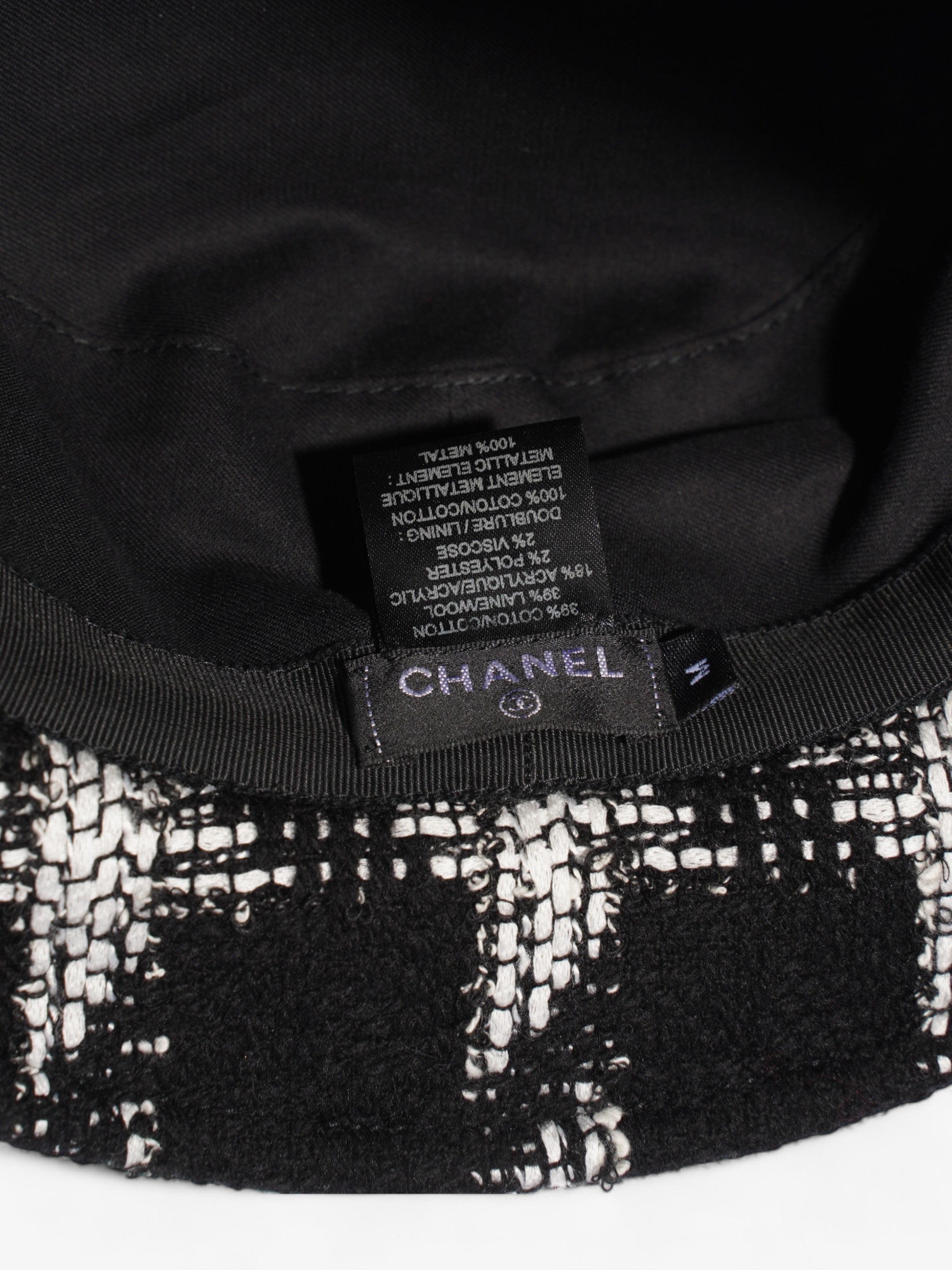 Chanel Bucket Hat Black / White Cotton Medium