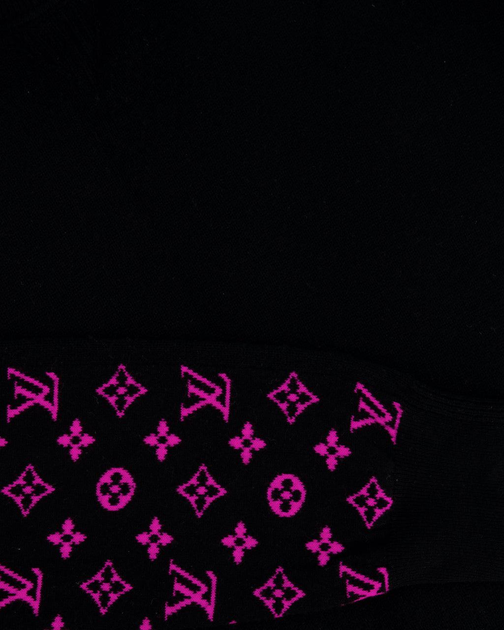 Louis Vuitton Menswear Black Cashmere Jumper with Pink Logo Monogram Size XXL (UK 44)