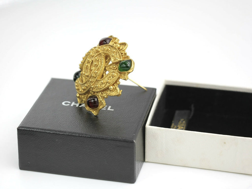 Chanel Vintage 94A Grapevine Gripoix Red and Green Gold-plated Rhombus Brooch