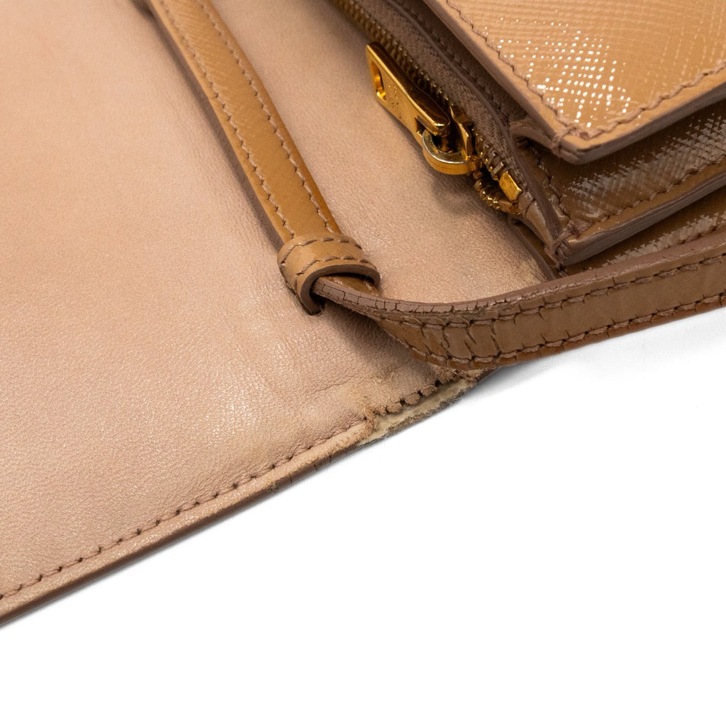 Prada 'Saffiano Vernice' Wallet On Chain