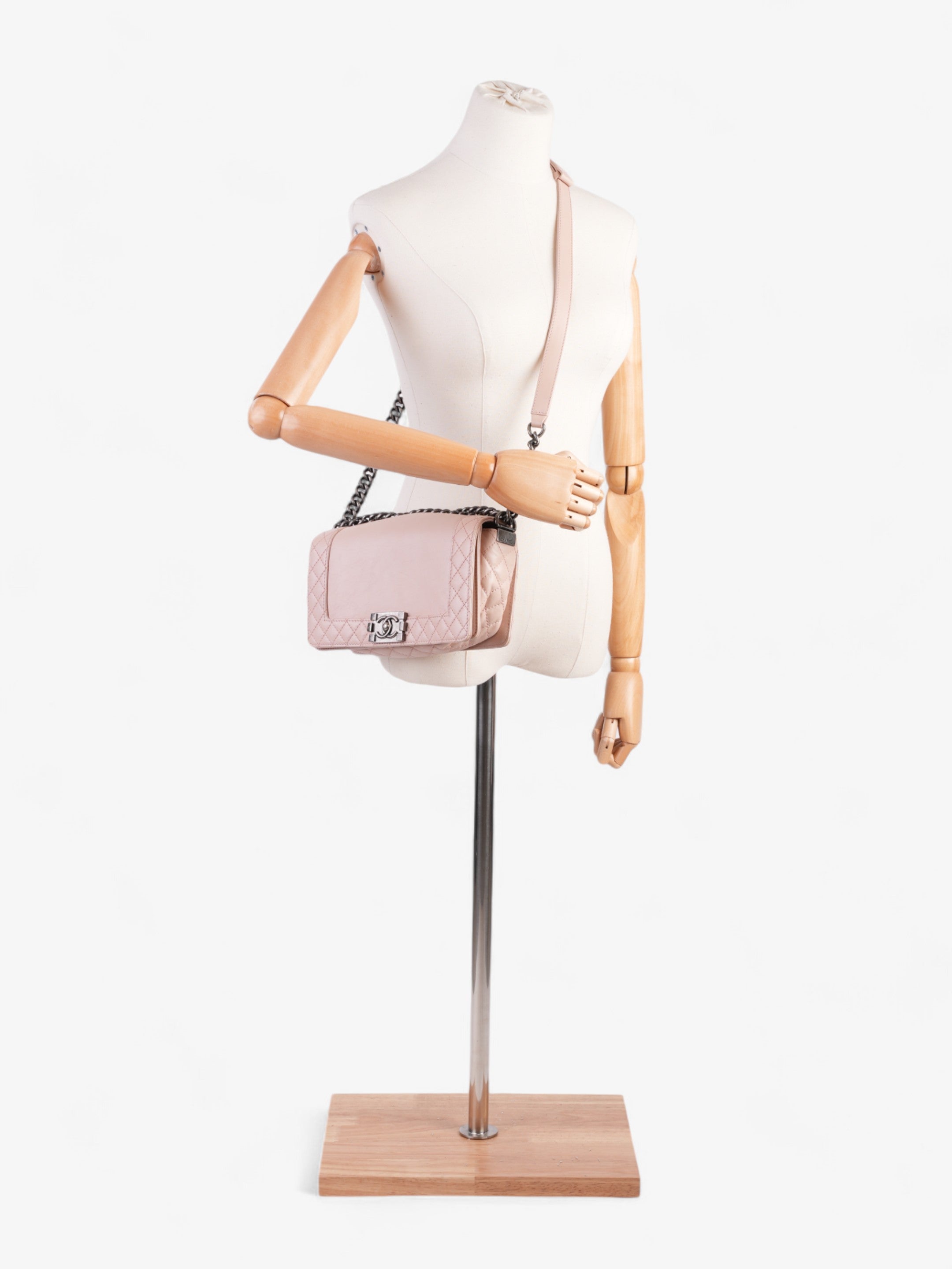 Chanel Boy Bag Light Pink Leather Medium