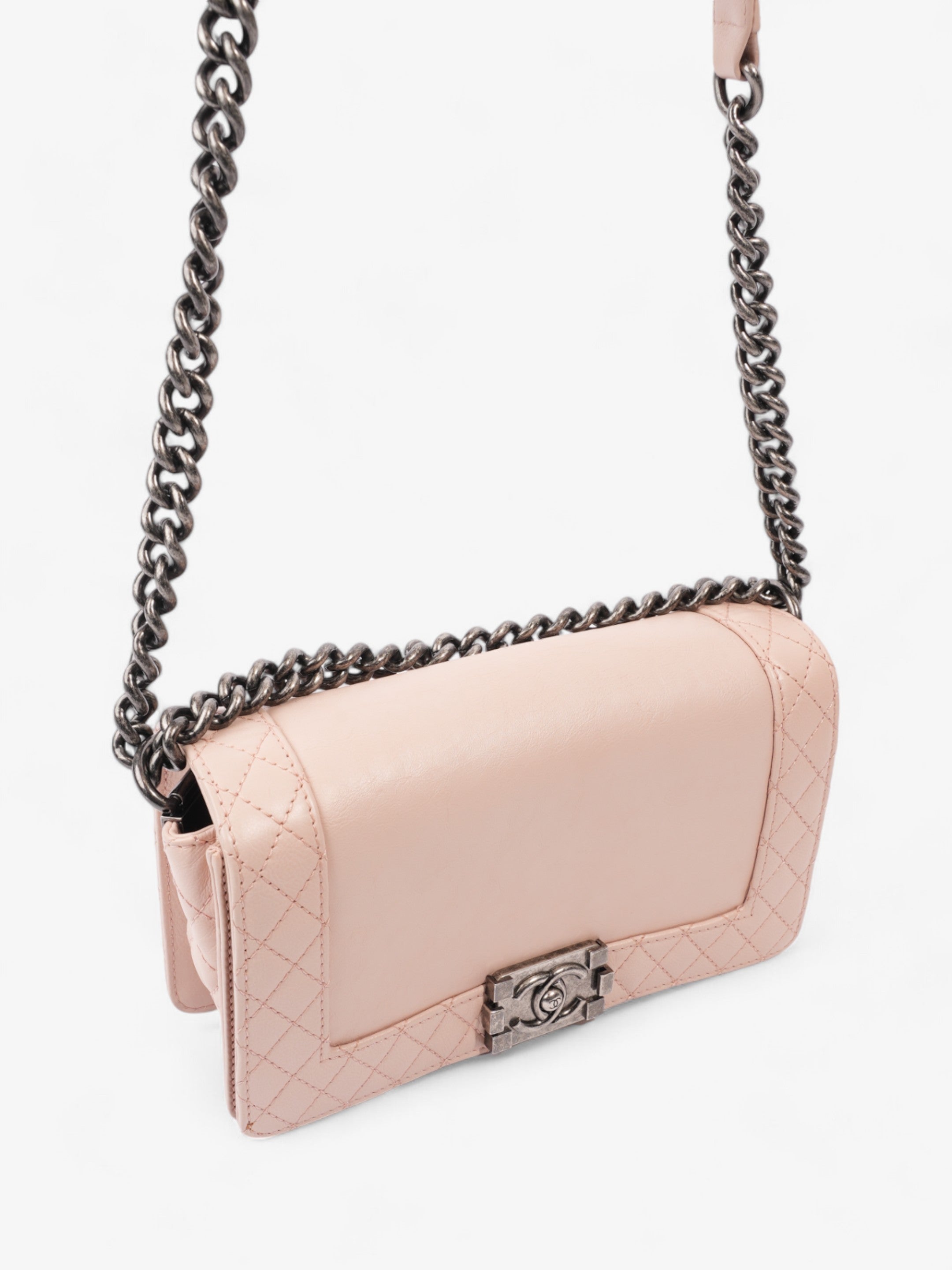 Chanel Boy Bag Light Pink Leather Medium