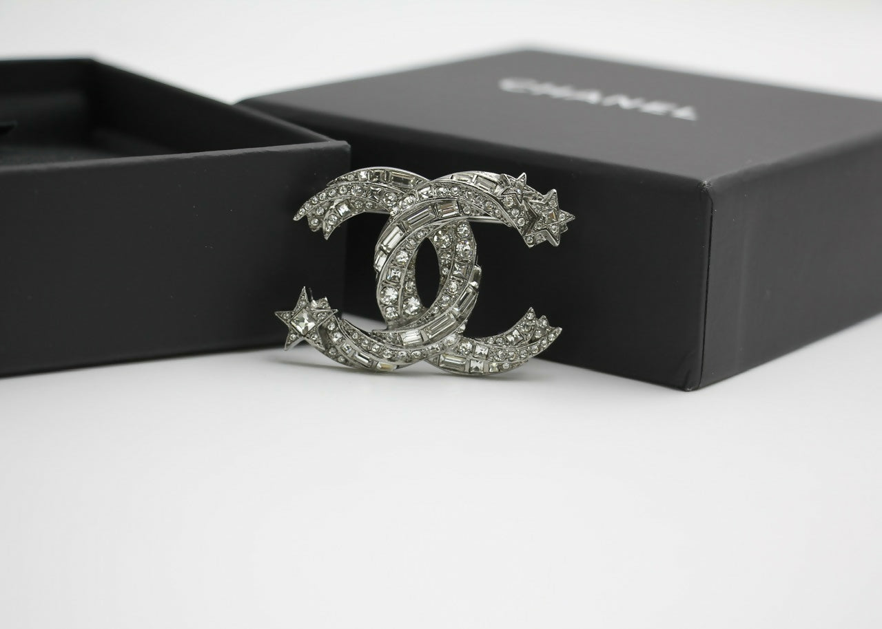 Chanel C21S Rhinestone Metal Silver Star Twist Brooch