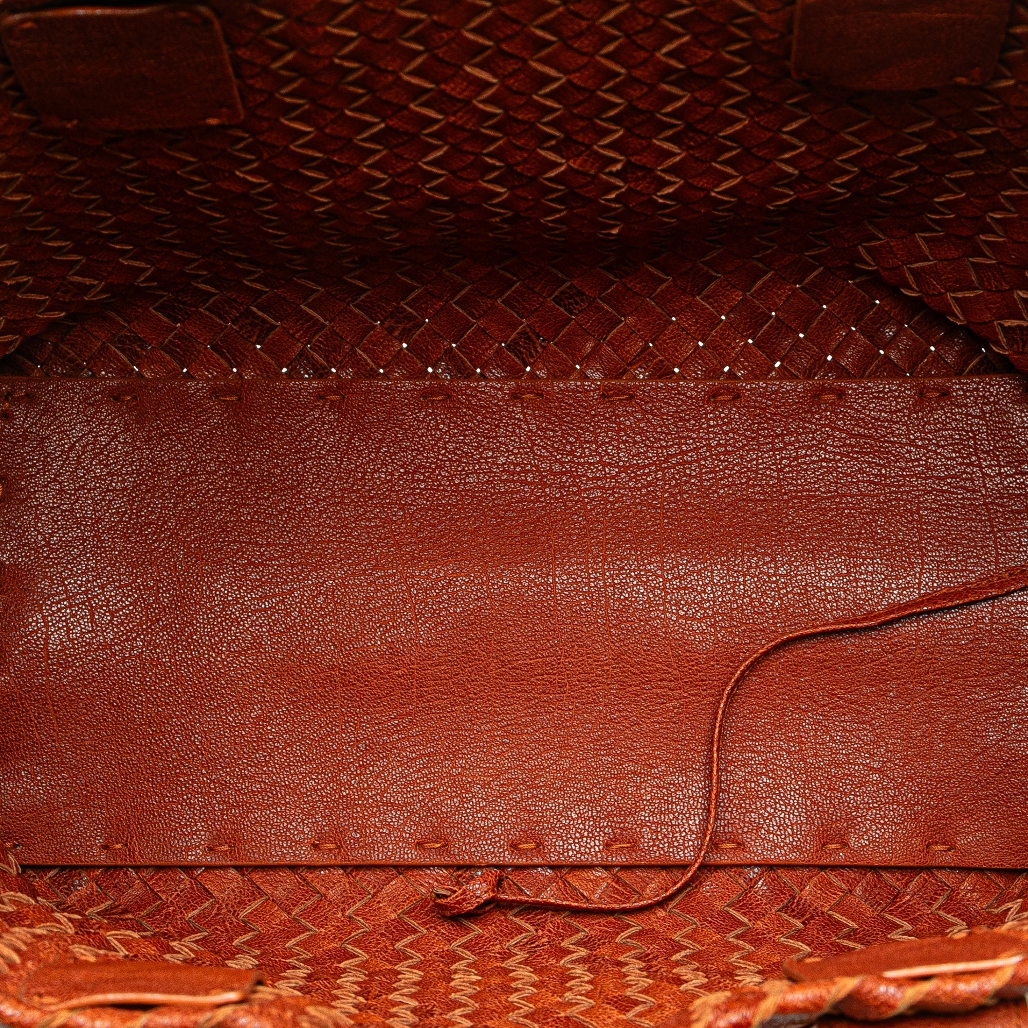 Cabat Tote Intrecciato Nappa Medium