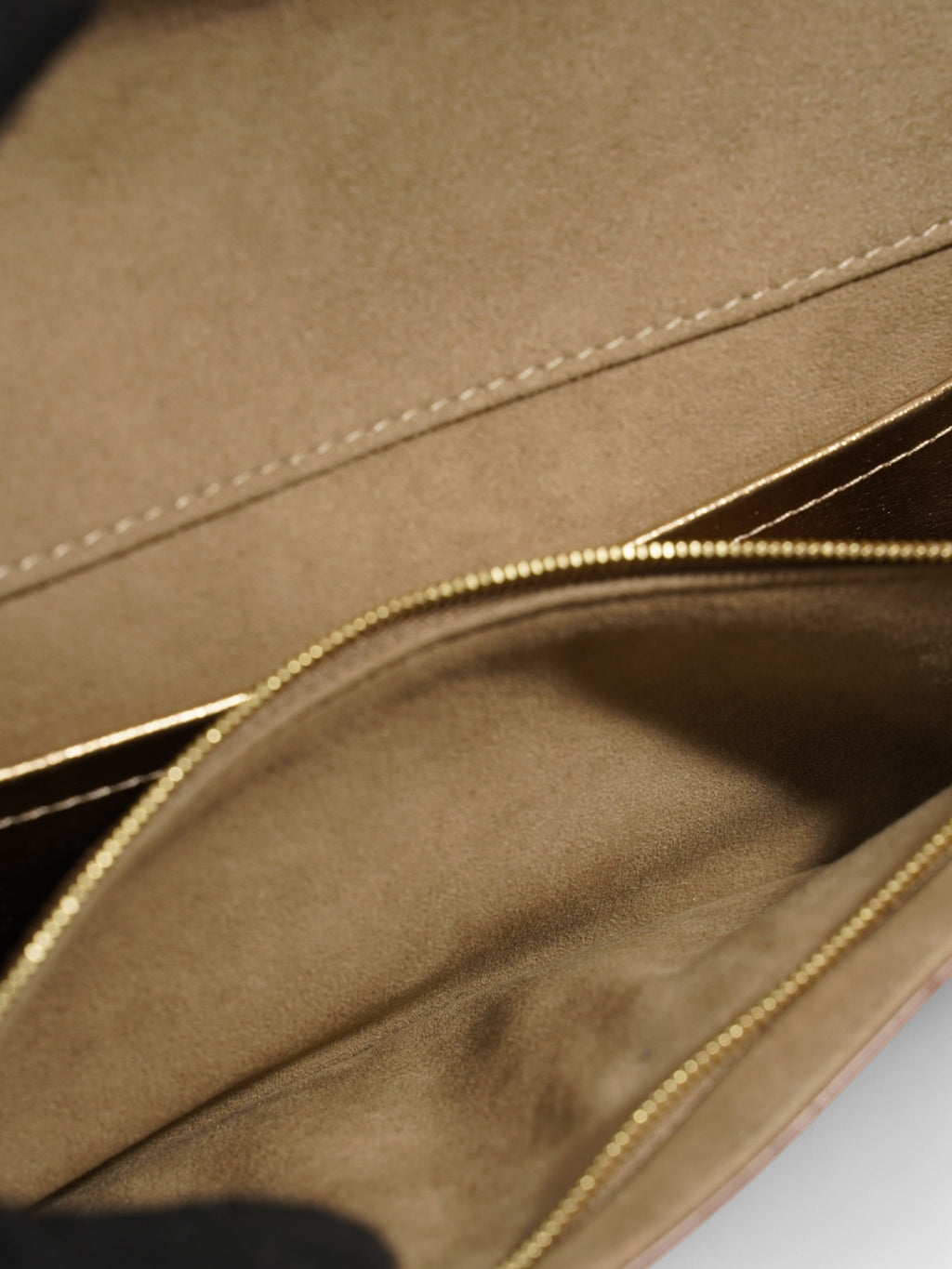 Louis Vuitton Louise Clutch Gold Leather