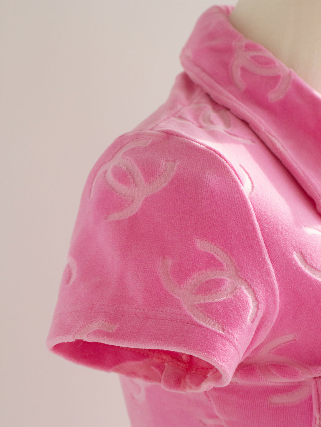 Iconic Chanel Vintage S/S 1996 Pink Velour CC Logo Button 96P Top