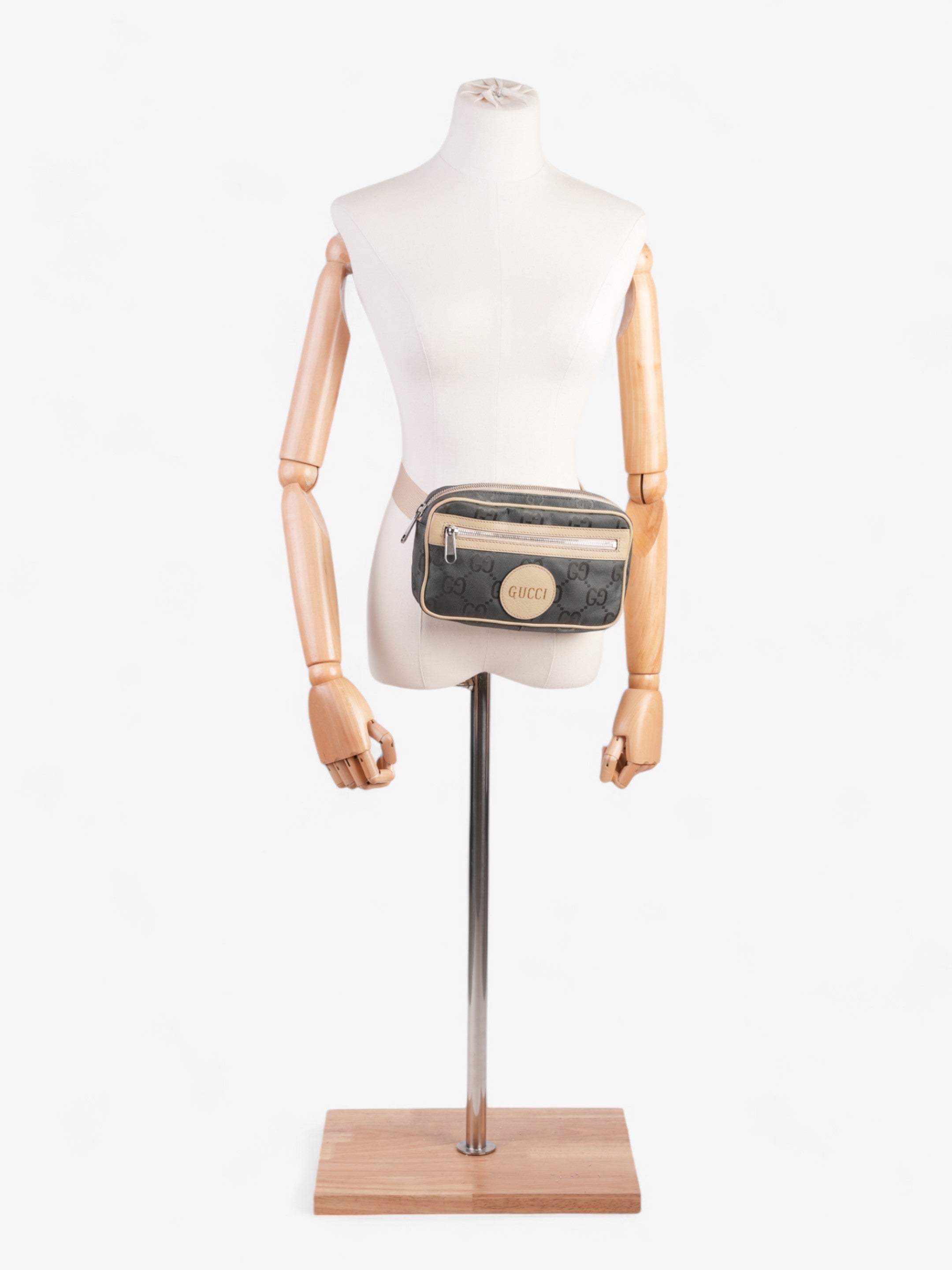 Gucci GG Off The Grid Belt Bag GG Supreme / Grey Nylon