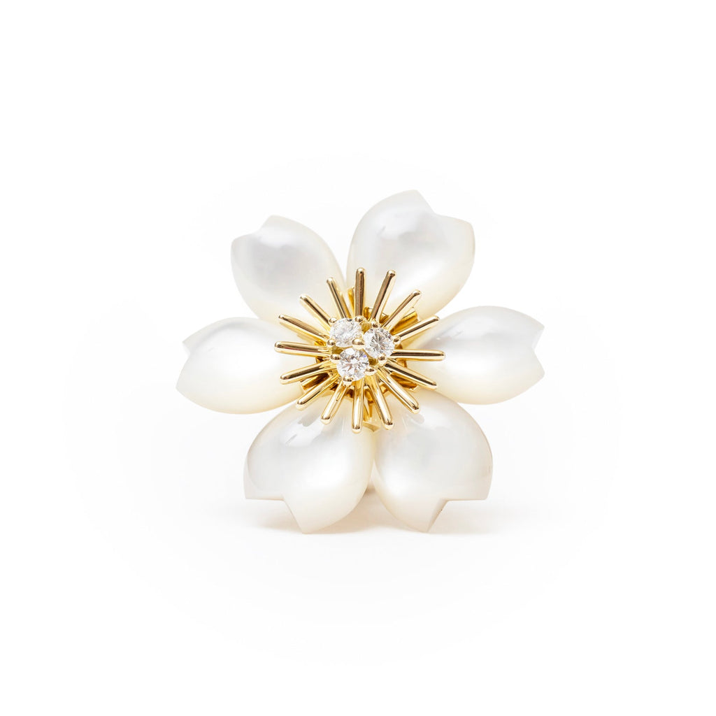 Van Cleef & Arpels Rose de Noël Earrings Mini 18K yellow gold Diamond/Mother-of-pear