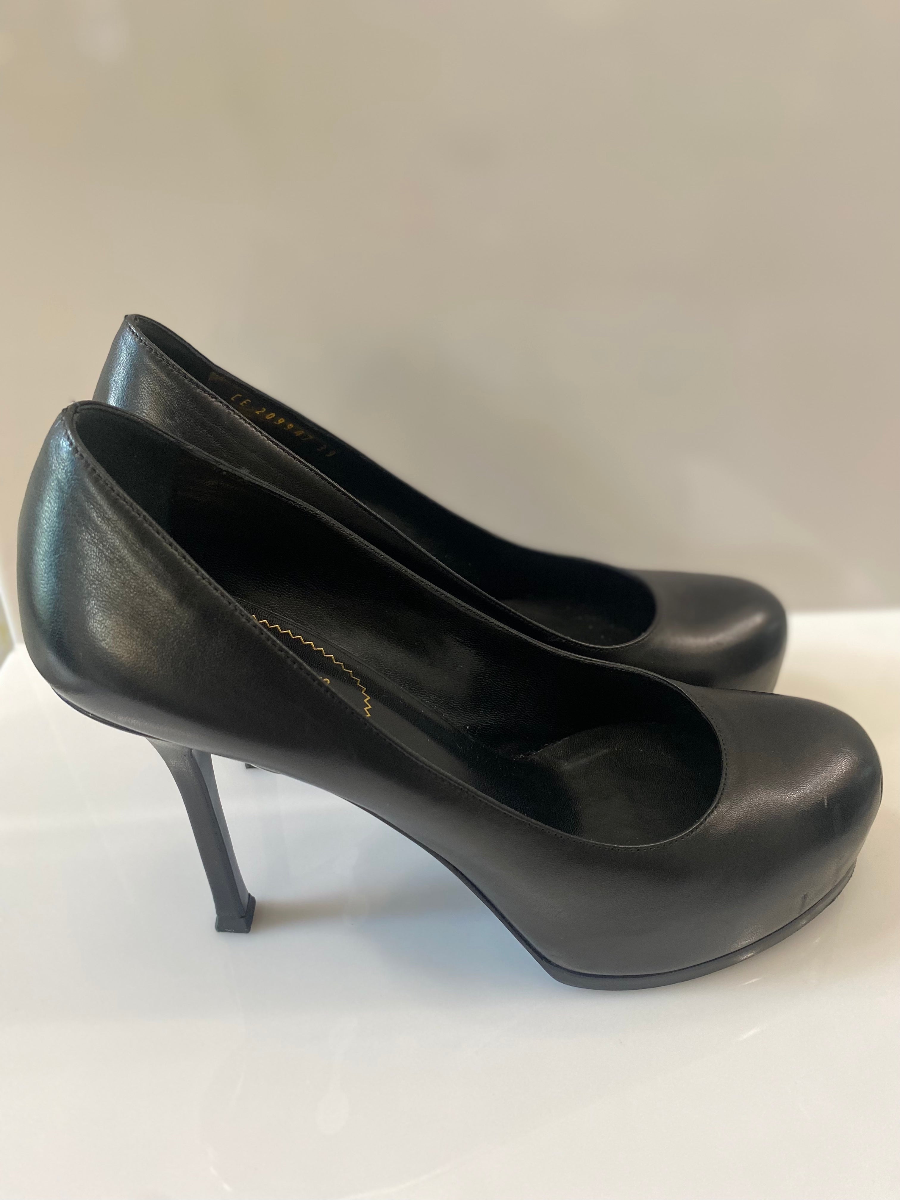 SAINT LAURENT TRIBTOO PLATFORM PUMPS