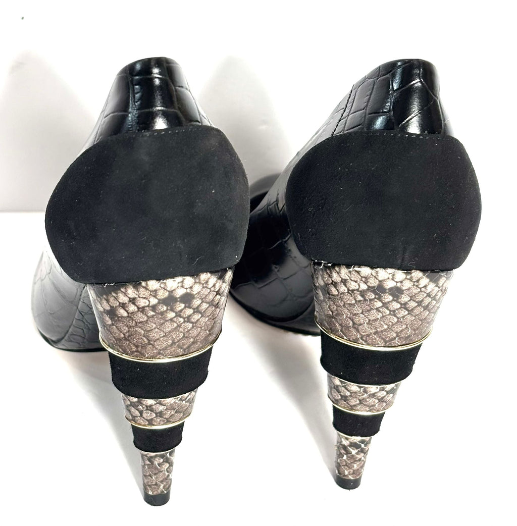 SALVATORE FERRAGAMO BLACK CROC LEATHER PUMPS
