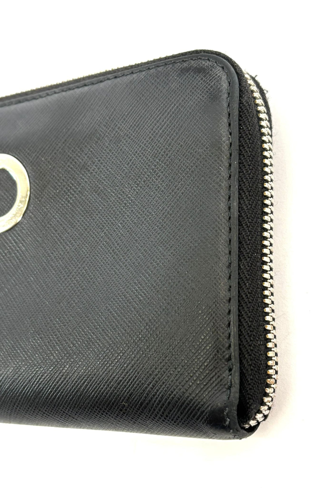SALVATORE FERRAGAMO GANCINI ROUND ZIPPER LONG WALLET